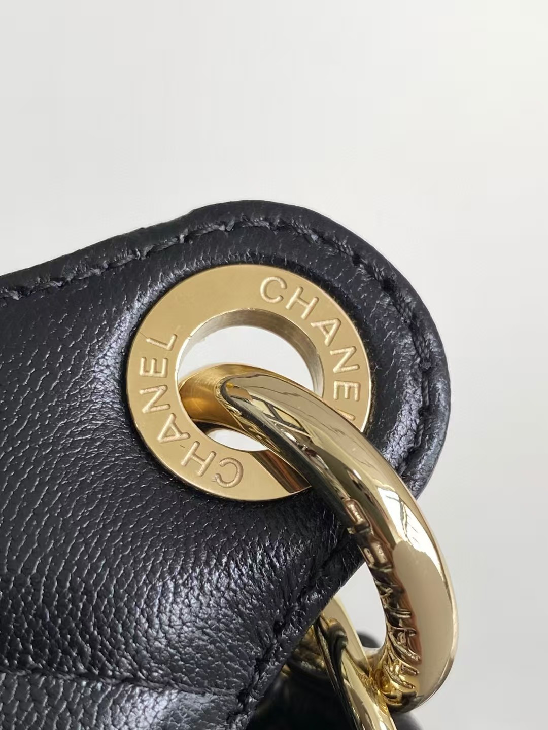 Ch*el clutch with chain mesh shiny lambskin gold tone -ap4573 15x22x6cm