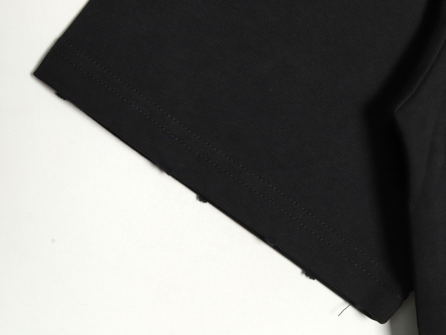 D*or short-sleeved t-shirt