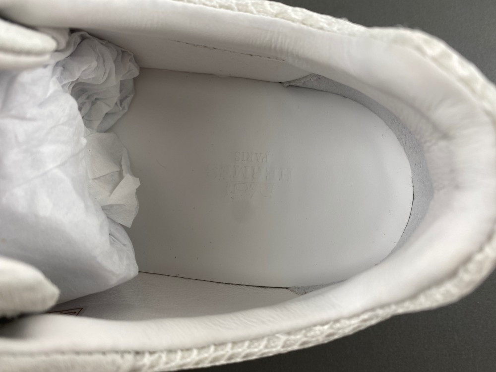 ua H**me5 bouncing sneaker