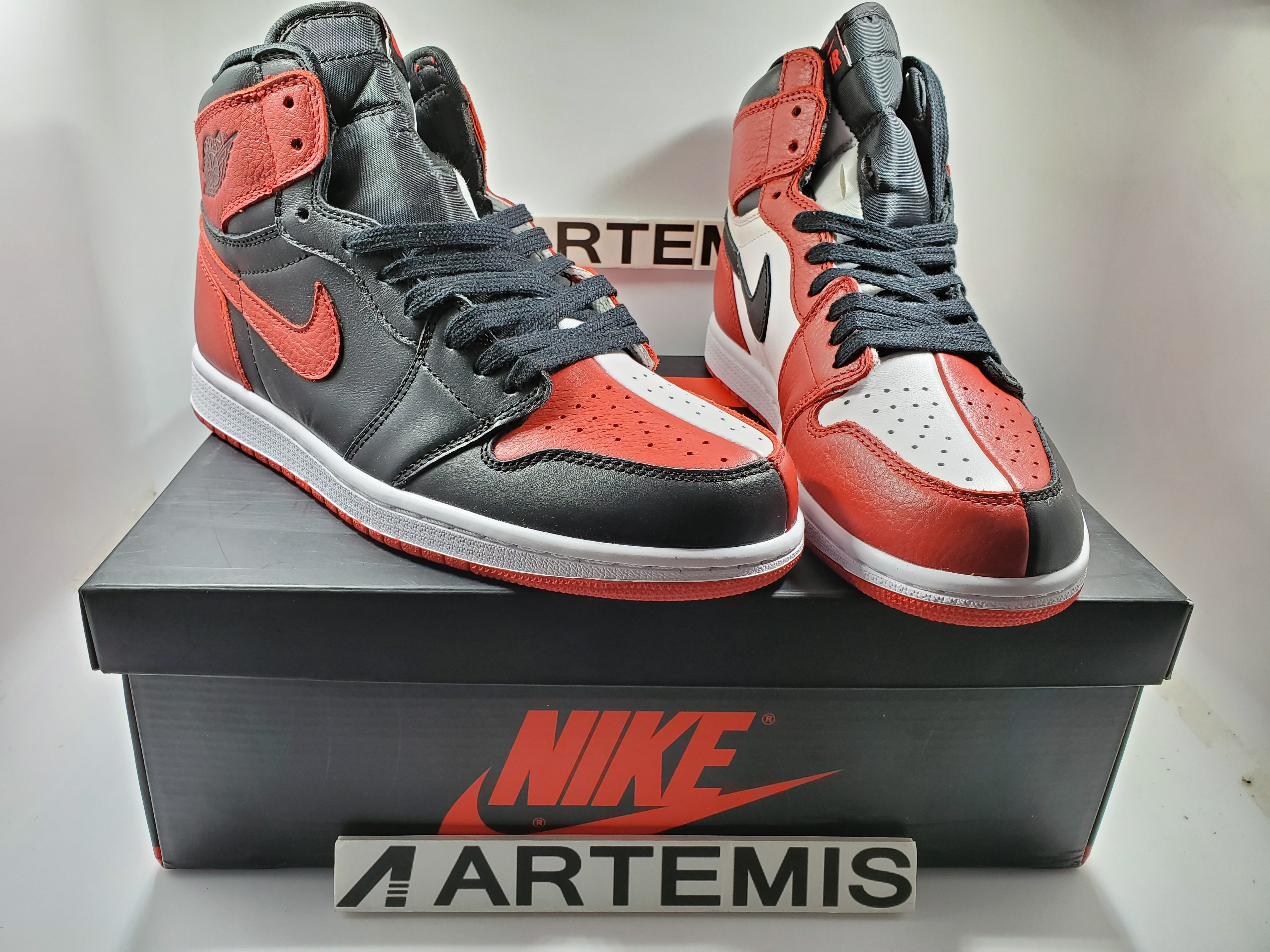 Air Jordan 1 Retro High Homage To Home Chicago (Non-numbered)