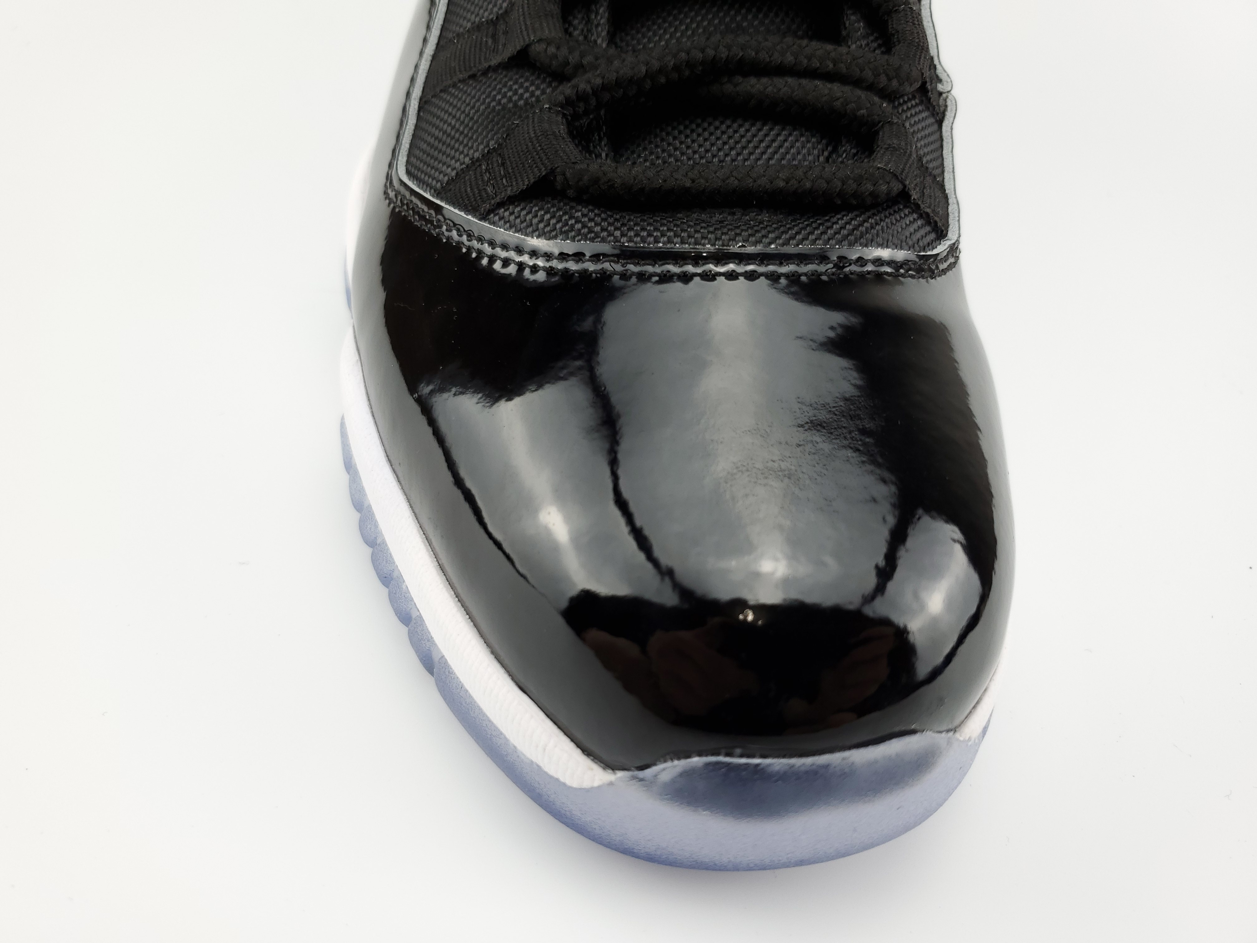 Jordan 11 Retro Space Jam (2016)