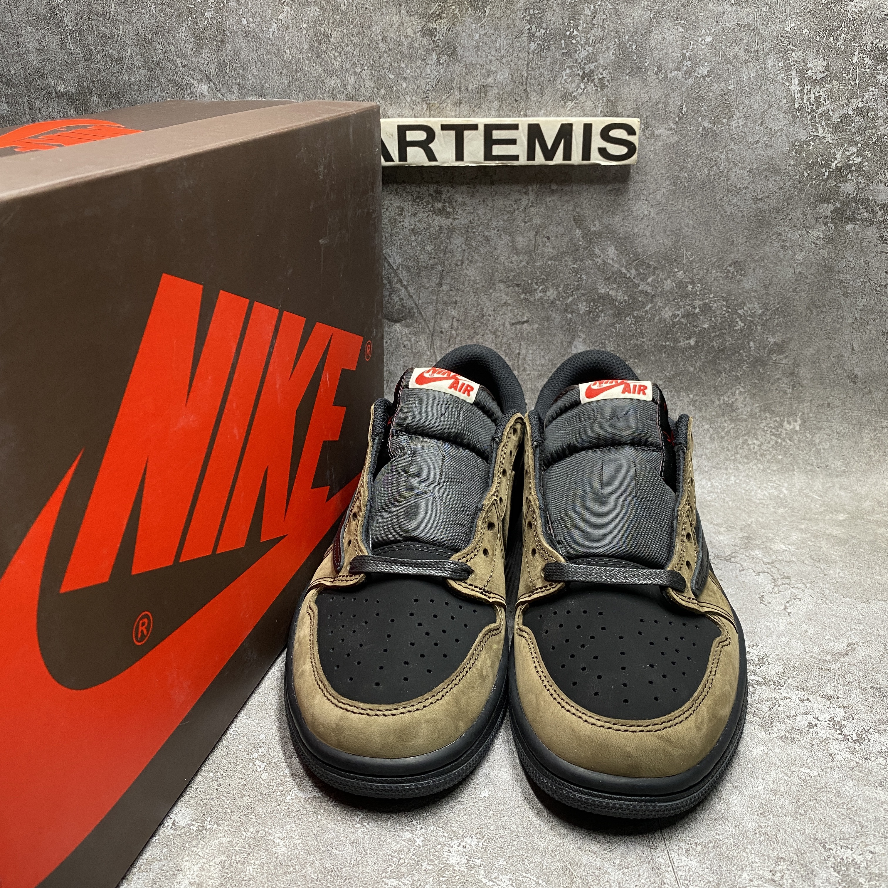 UA Travis Scott x Air Jordan 1 Low OG