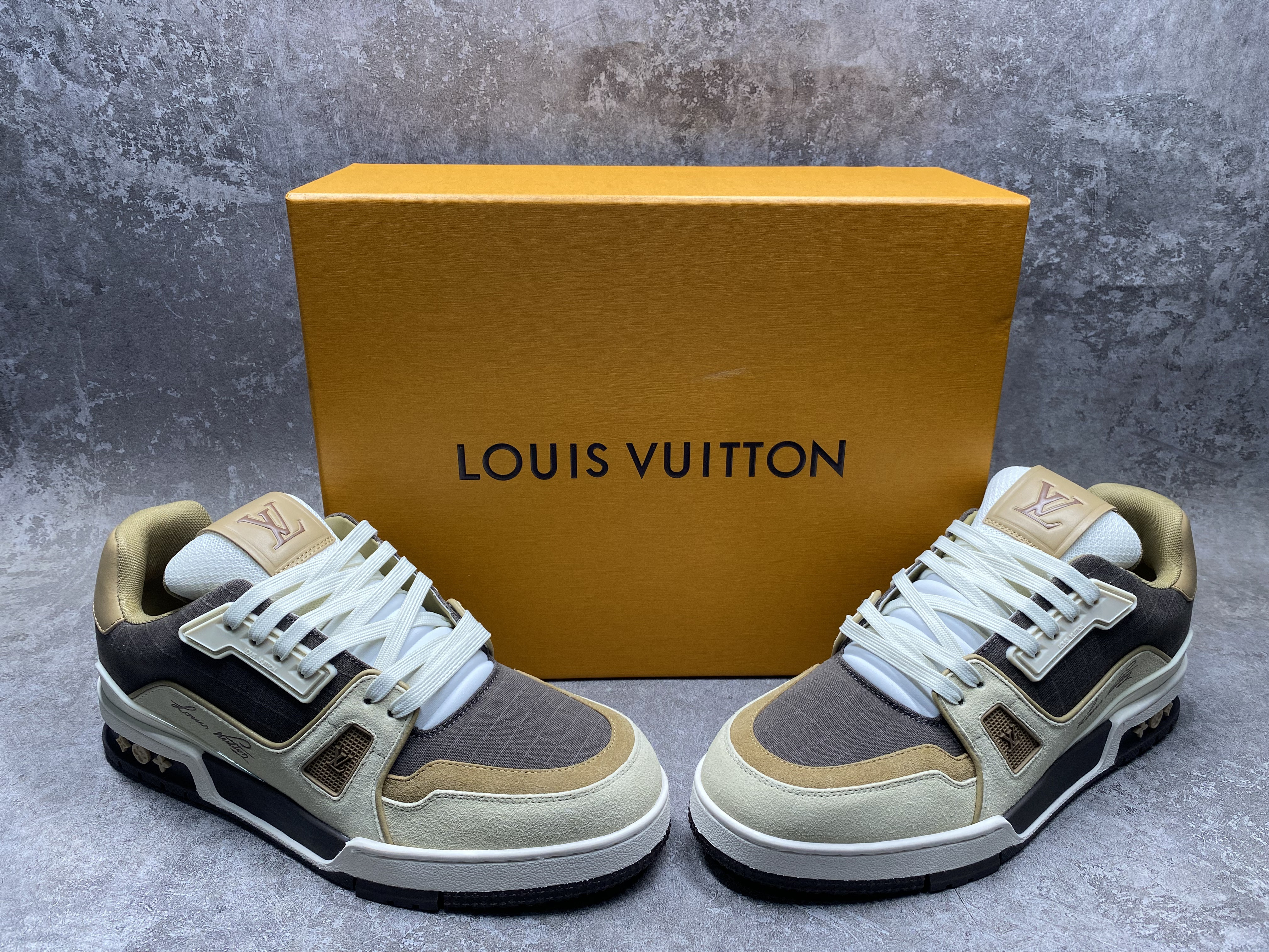 UA LV trainer Sneakers