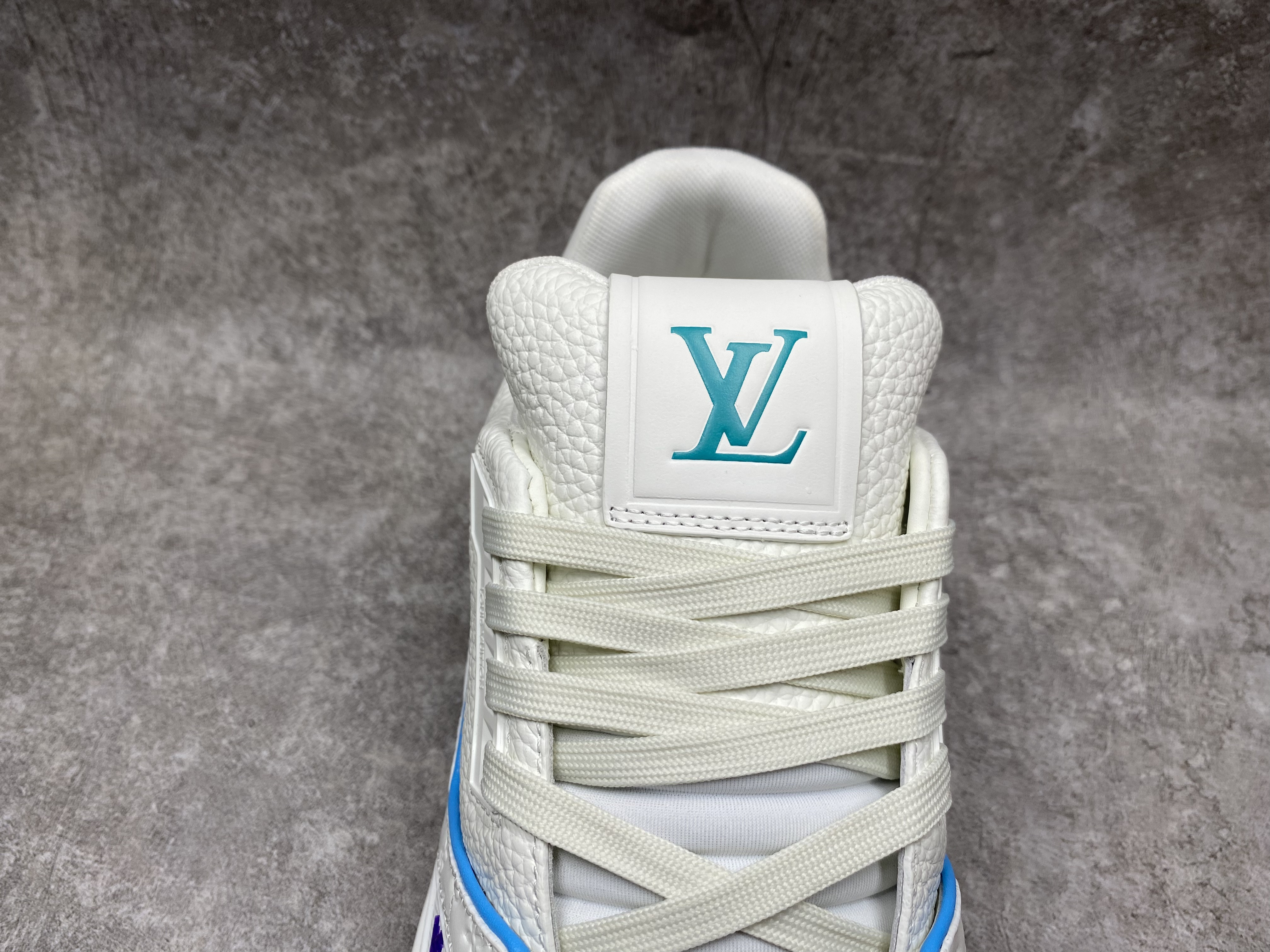 UA LV trainer Sneakers