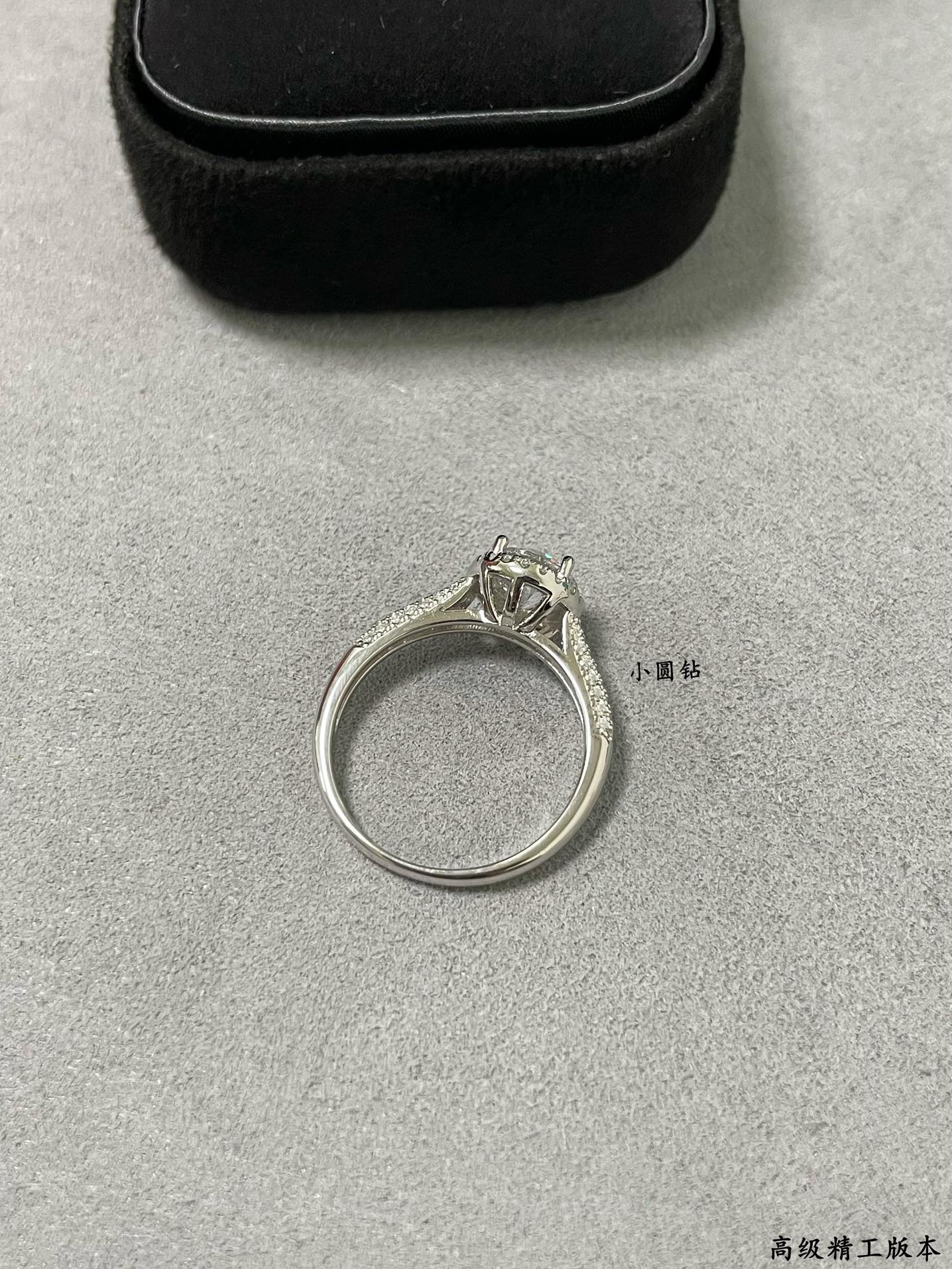 t*f*ny & co. petite solitaire round Di*m*nd ring ag925