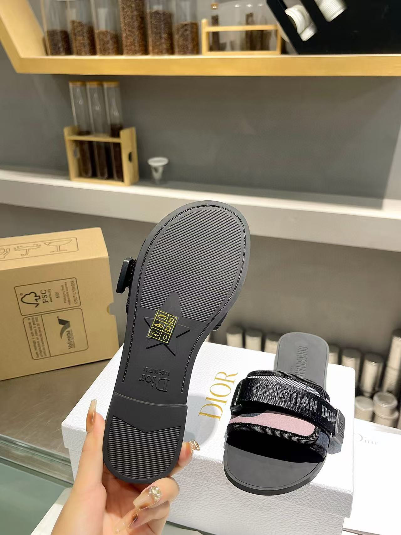 UA Dio(r)evolution Slide