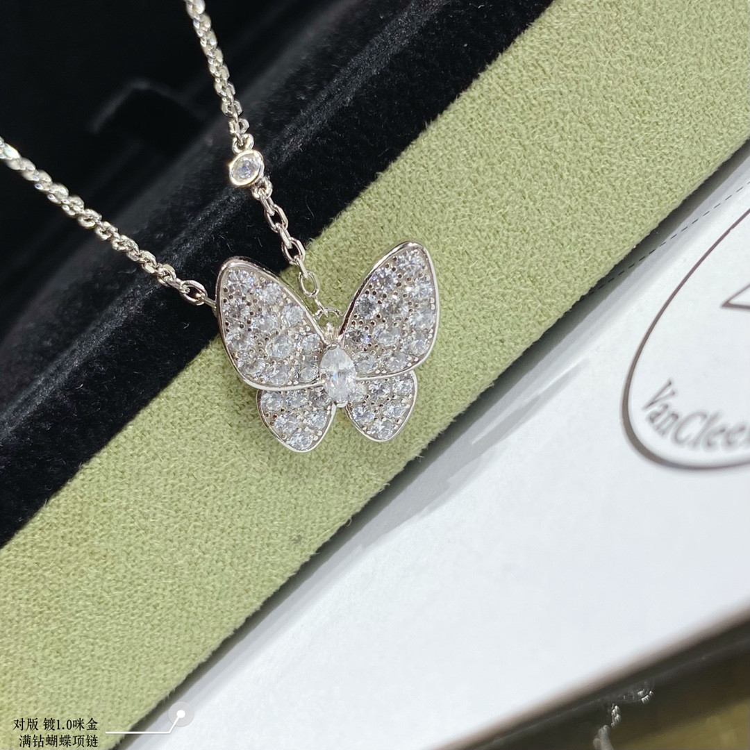 v*n cl*f & arpels high-end Di*m*nd butterfly necklace