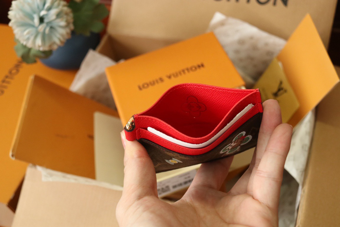 LV Charms Card Holder M12215