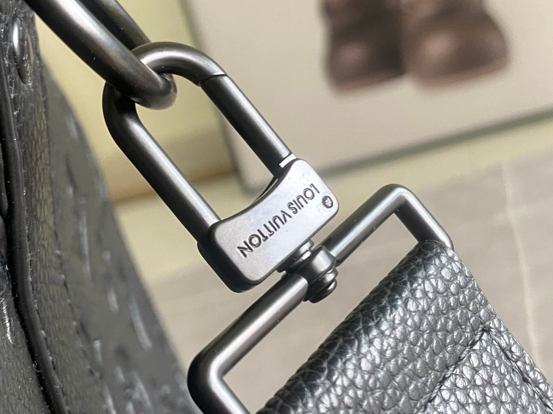 LV Keepall Bandoulière 50 M44810 50x29x23cm