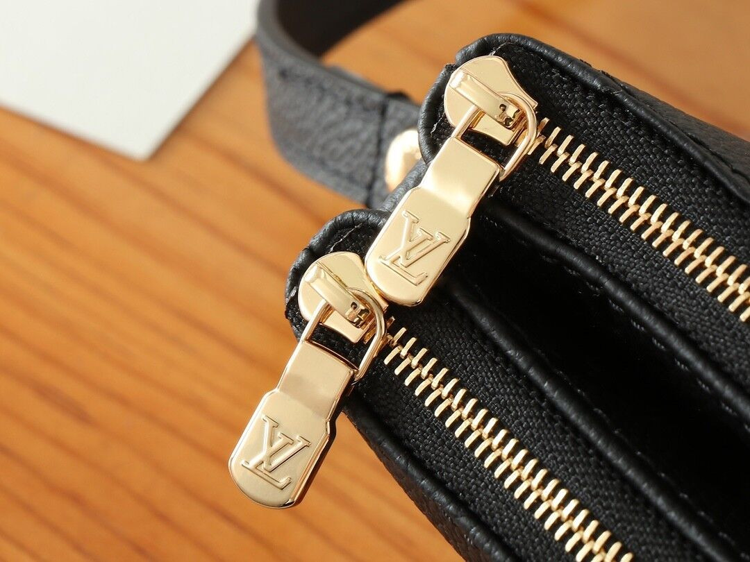 LV Pochette Liv M83301 24.5x13.5x6.5cm