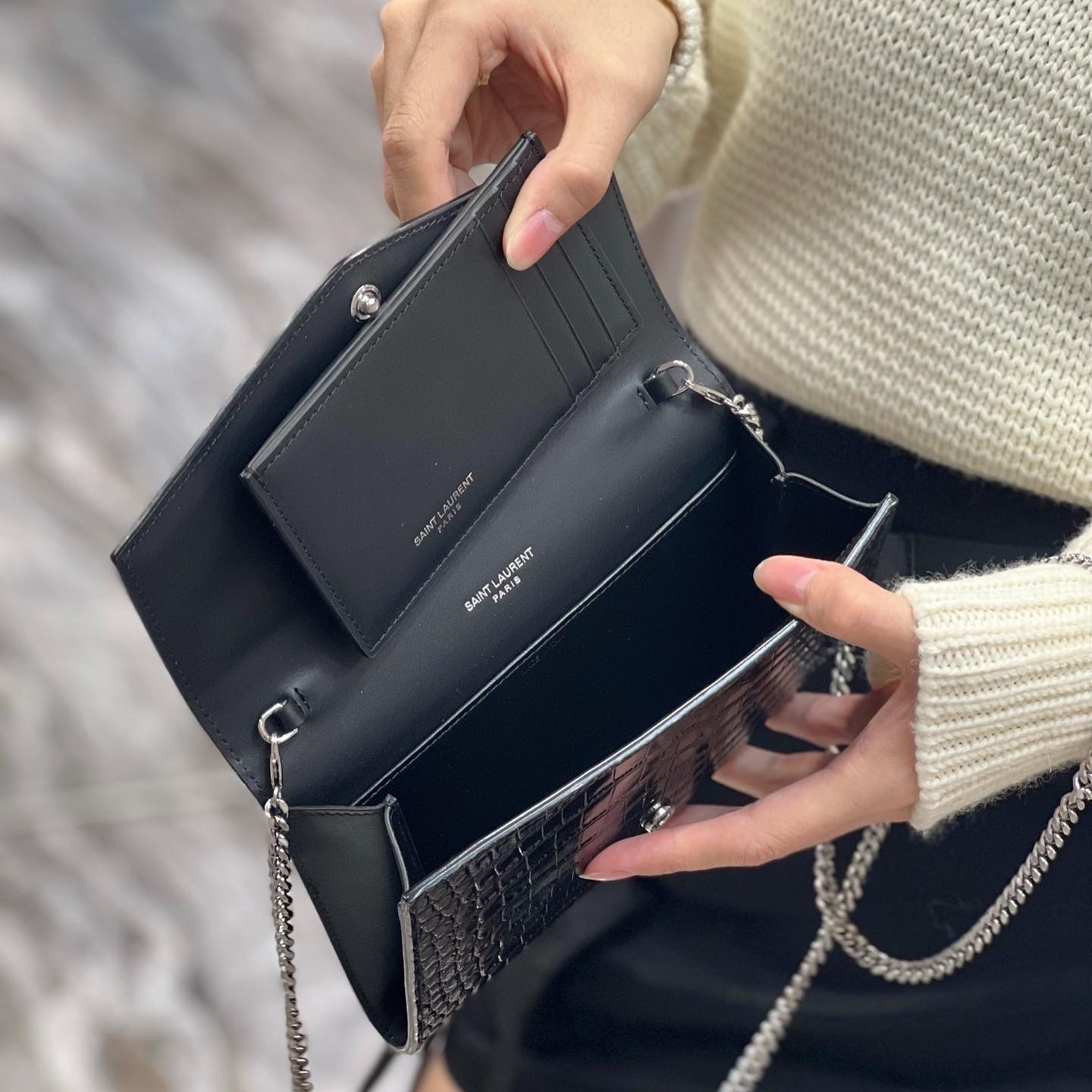 UPTOWN CHAIN WALLET IN CROCODILE-EMBOSSED SHINY LEATHER