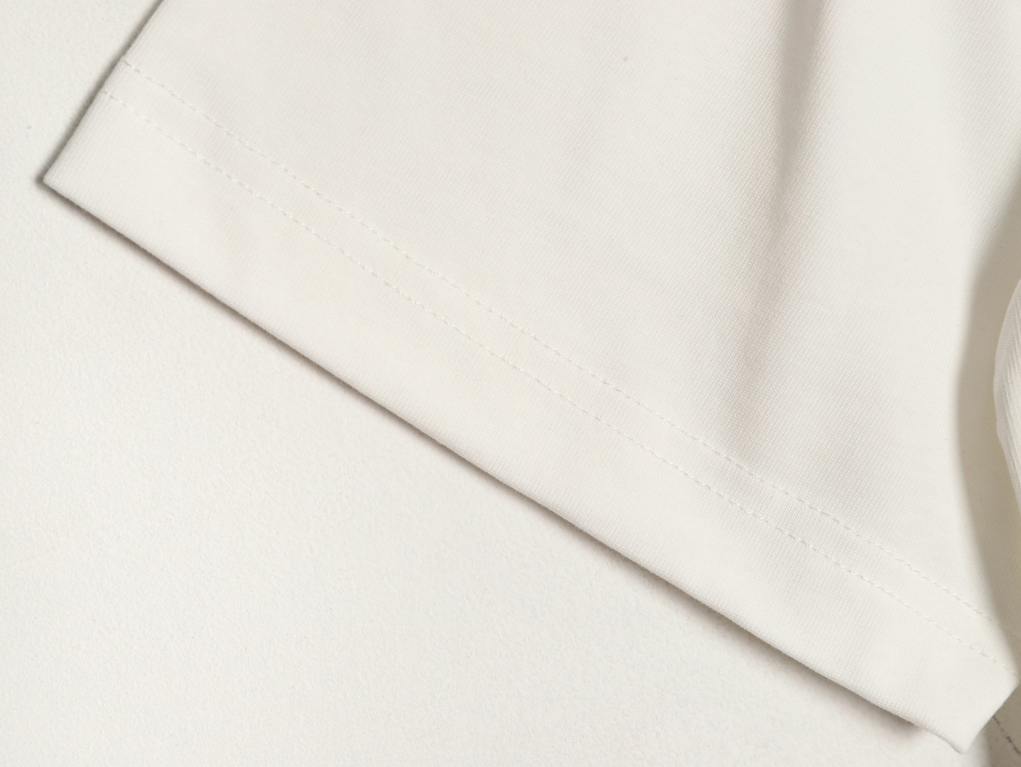 L0ew* x on 25ss short-sleeved t-shirt