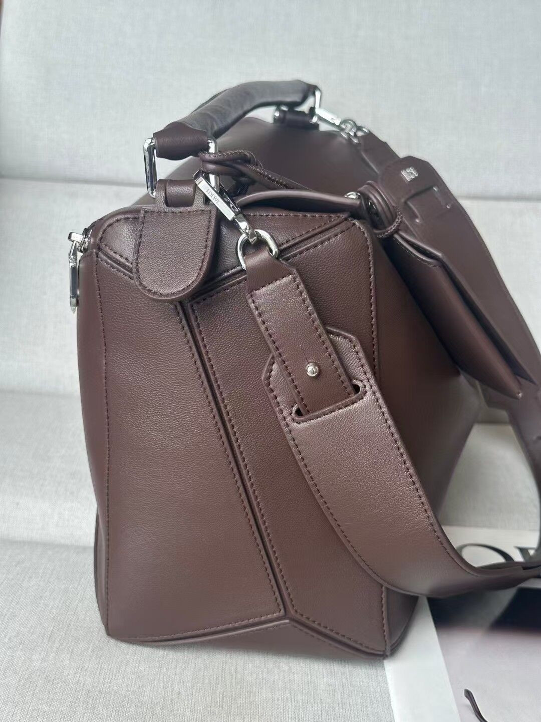 L0ew* large featherlight puzzle bag in nappa lambskin 21.5x33x14.7cm