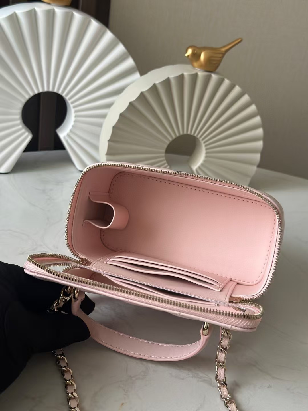 Ch*el long vanity with chain 16.5x10x8cm