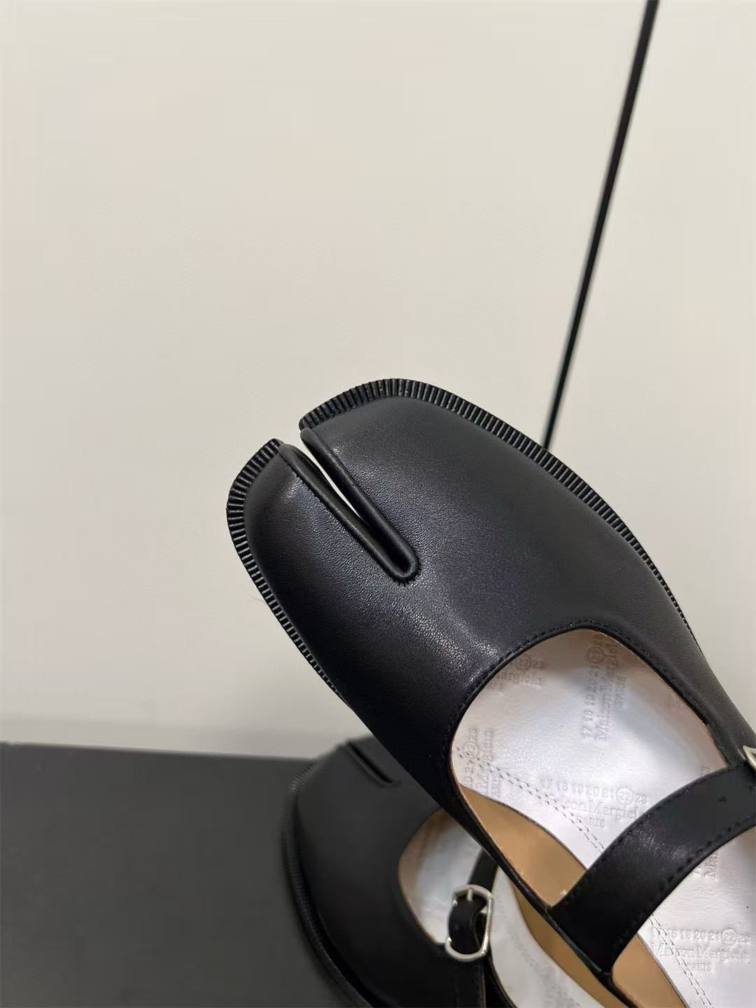 ua ma*s*n Ma*i*la mary jane shoes