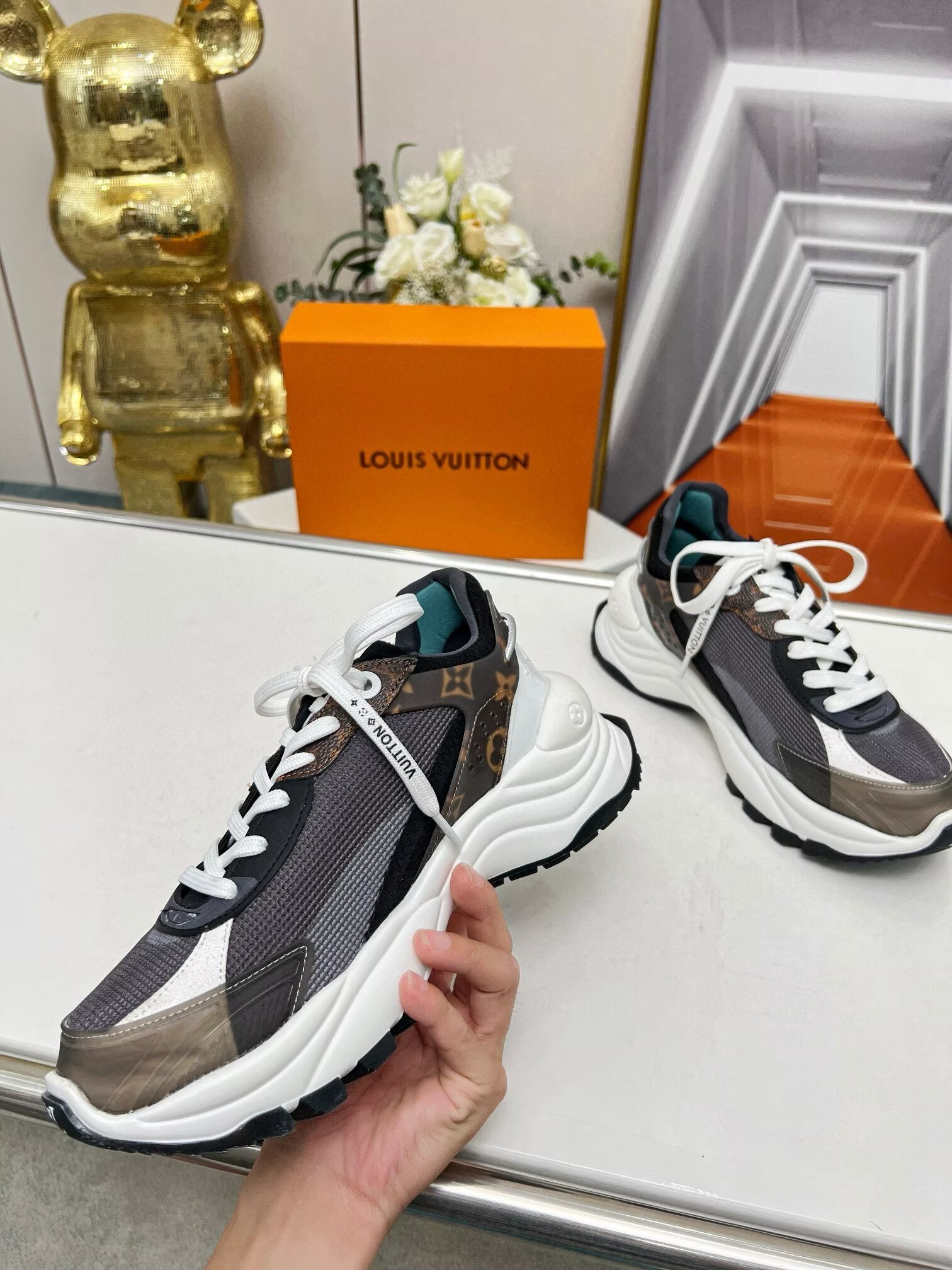 UA LV Run 55 Sneaker