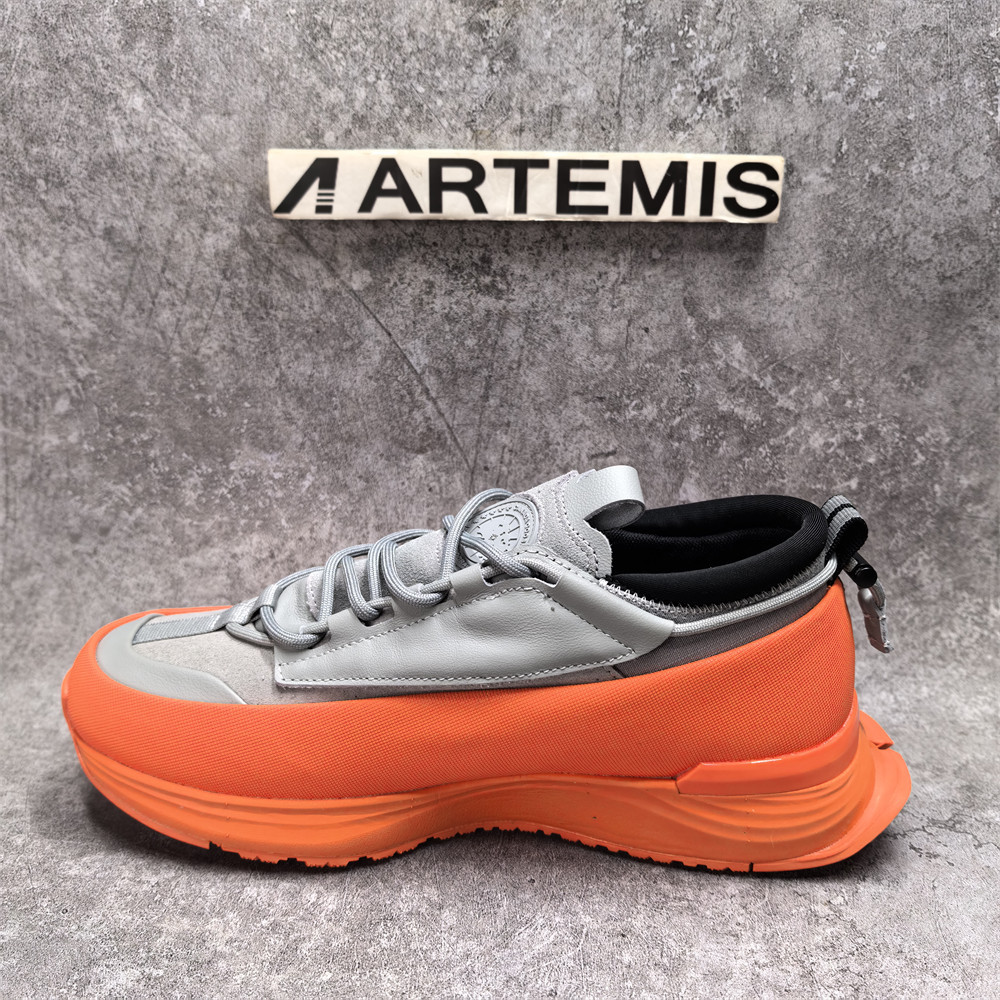 ua Can*a Go*e glacier trail sneaker