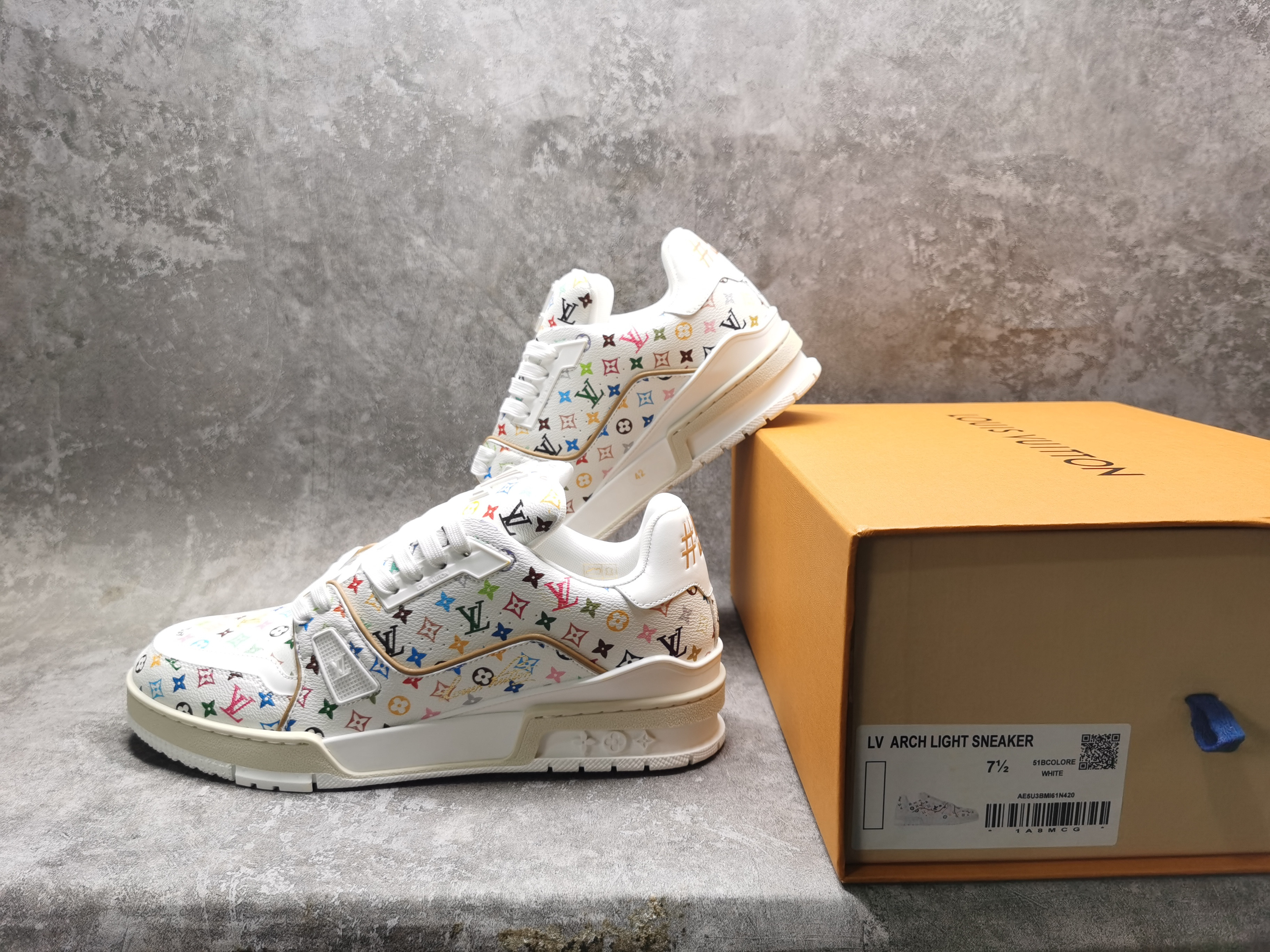 UA LV Trainer Sneaker