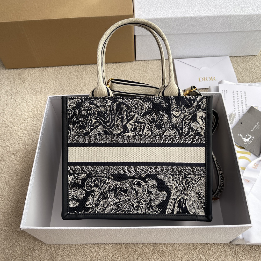 D*or book tote reverse 26.5×21×14cm