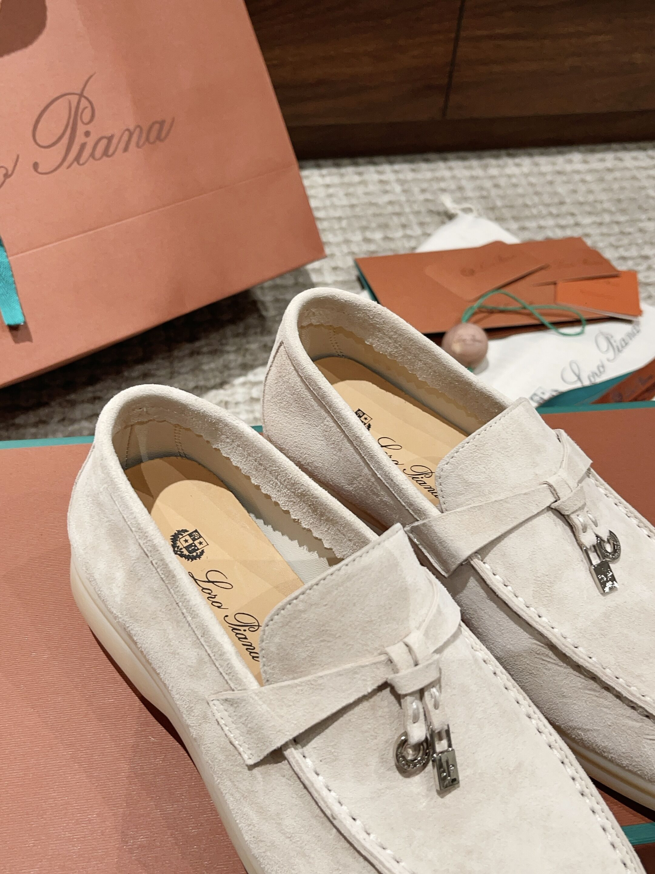 ua L**o p*ana summer charms walk loafers