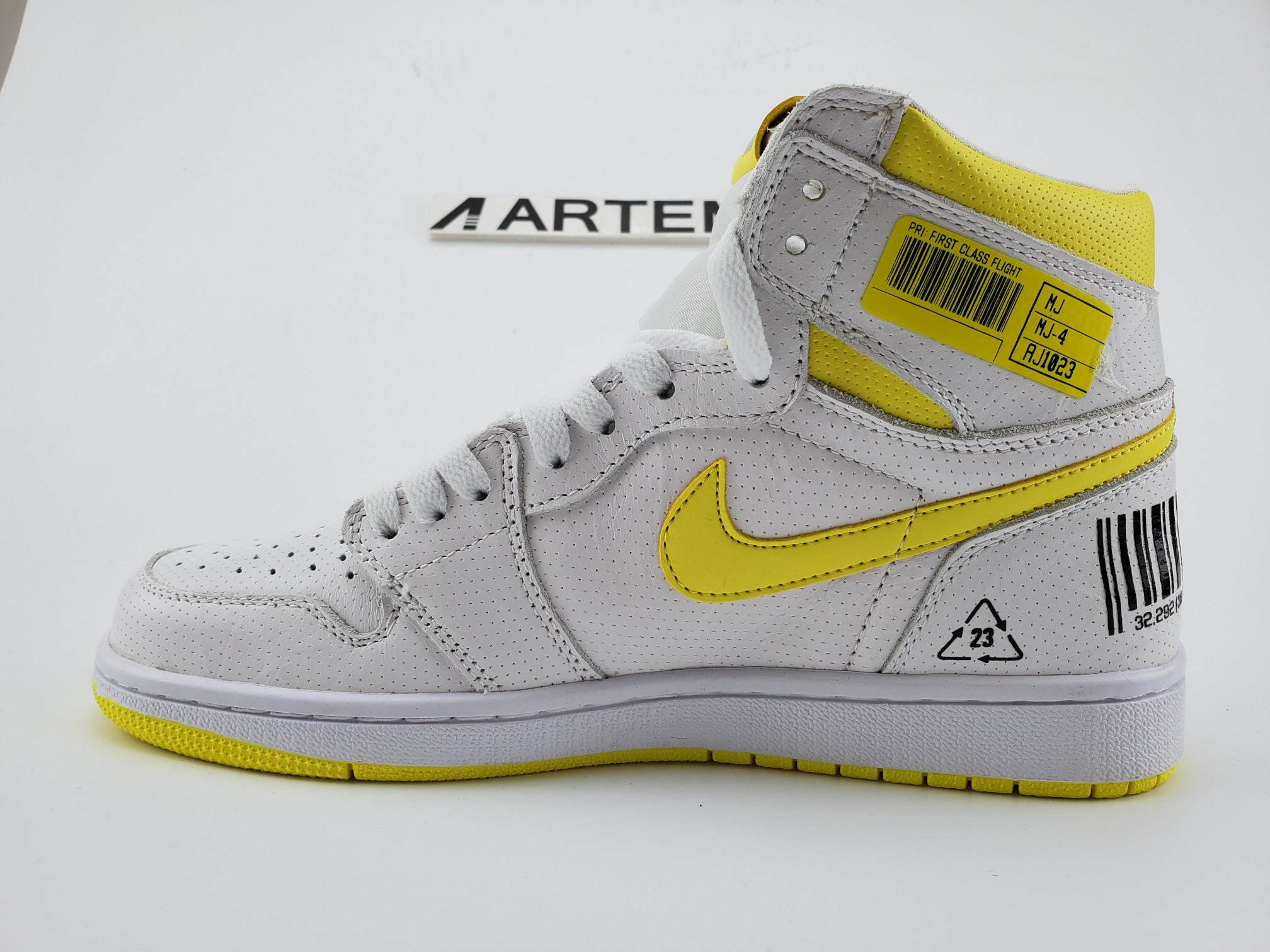 Air Jordan 1 High “First Class Flight”