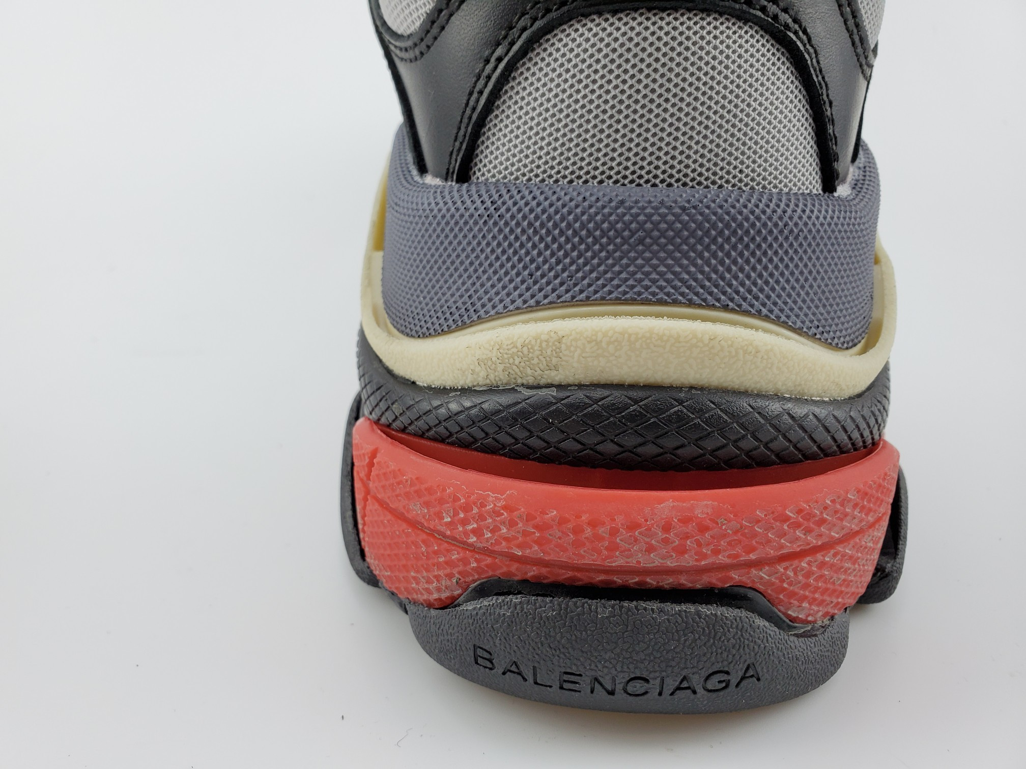 Balenciga Triple S light Grey Red
