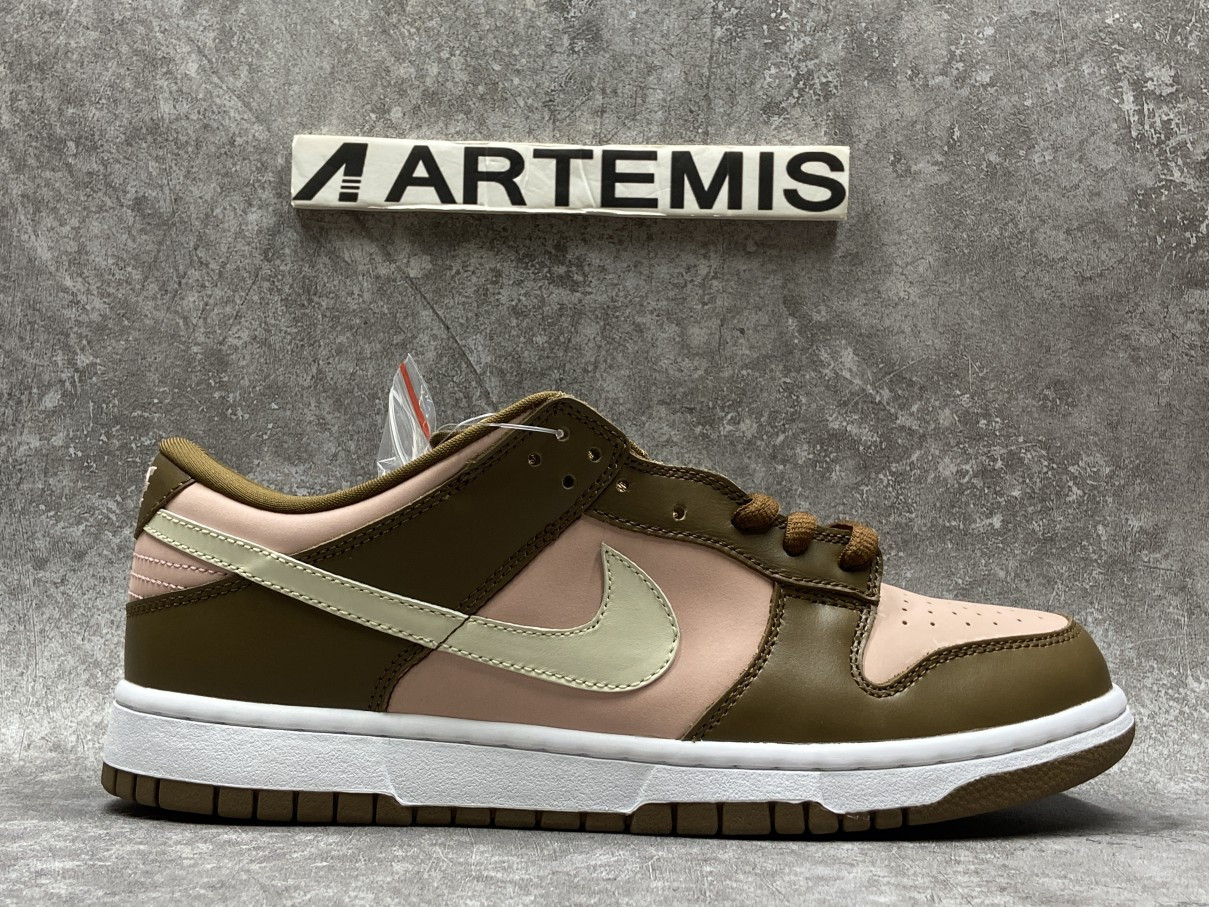 Nike Dunk SB Low Stussy Cherry