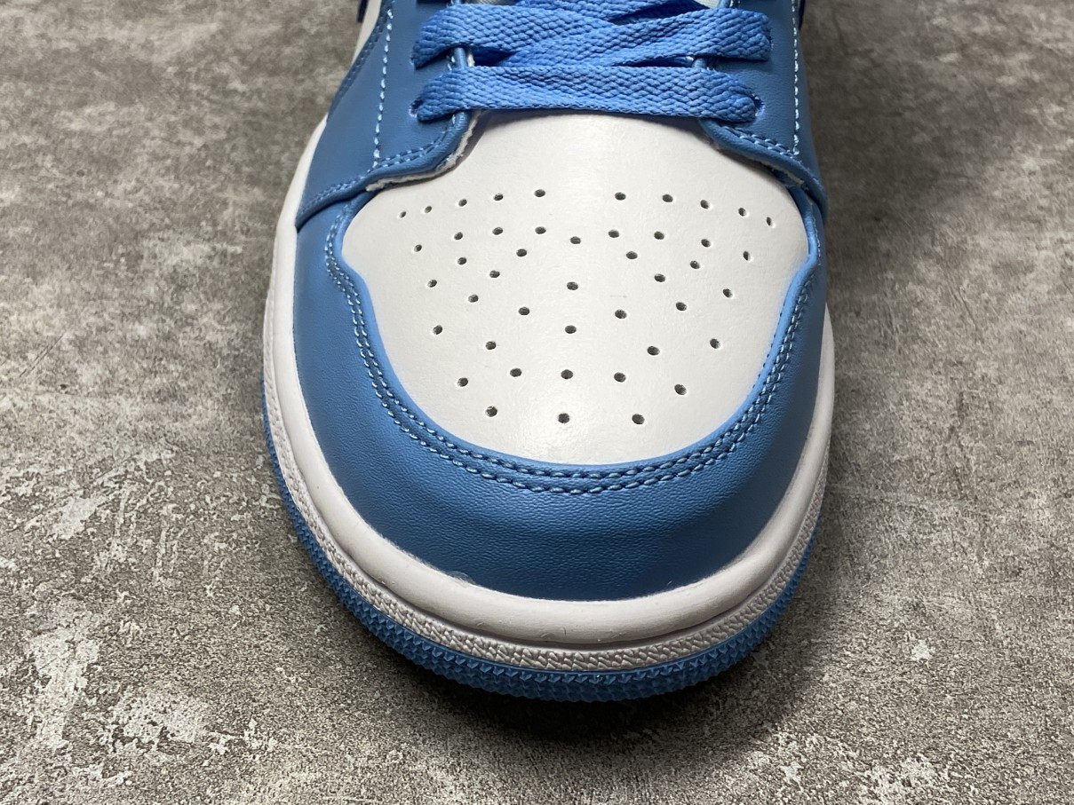 Air Jordan 1 Low UNC
