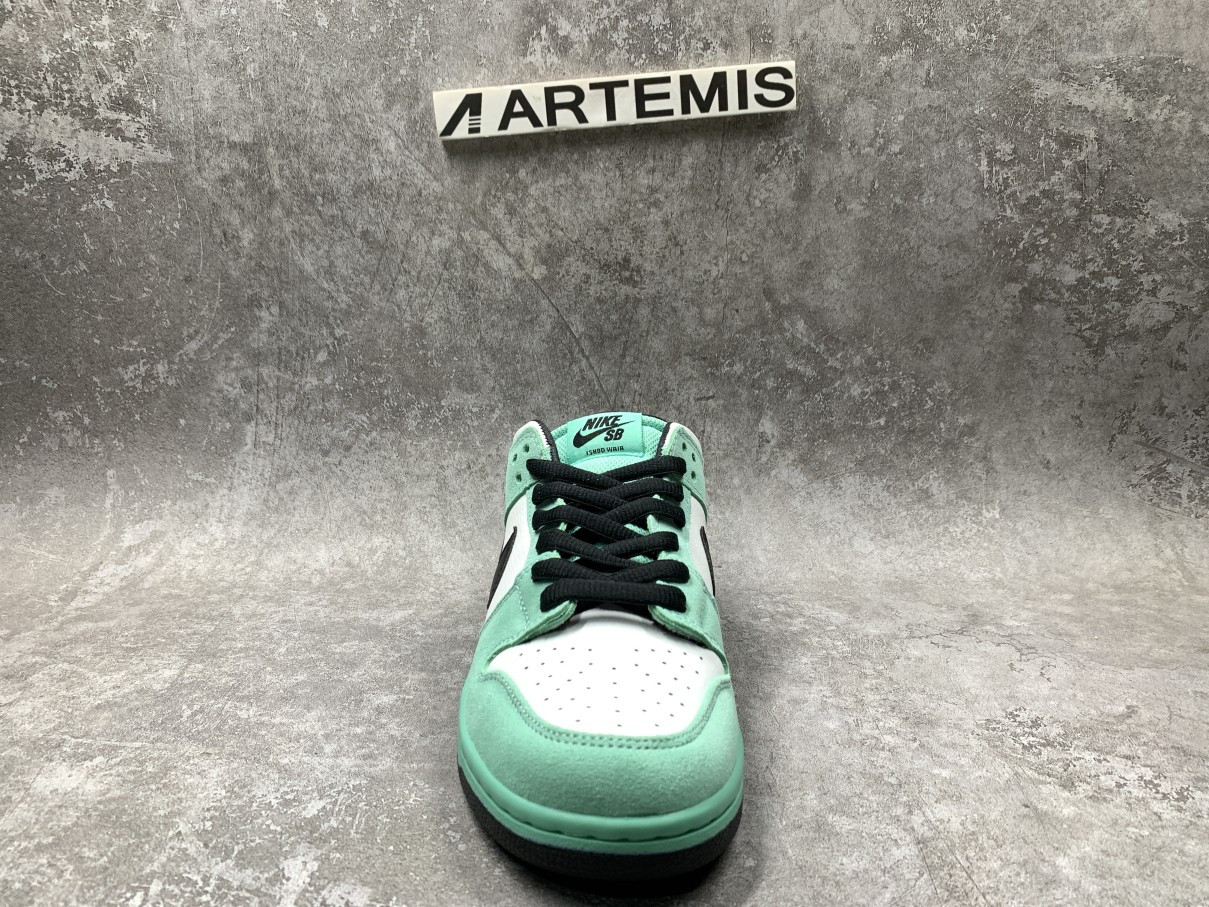 Nike Dunk SB Low Sea Crystal