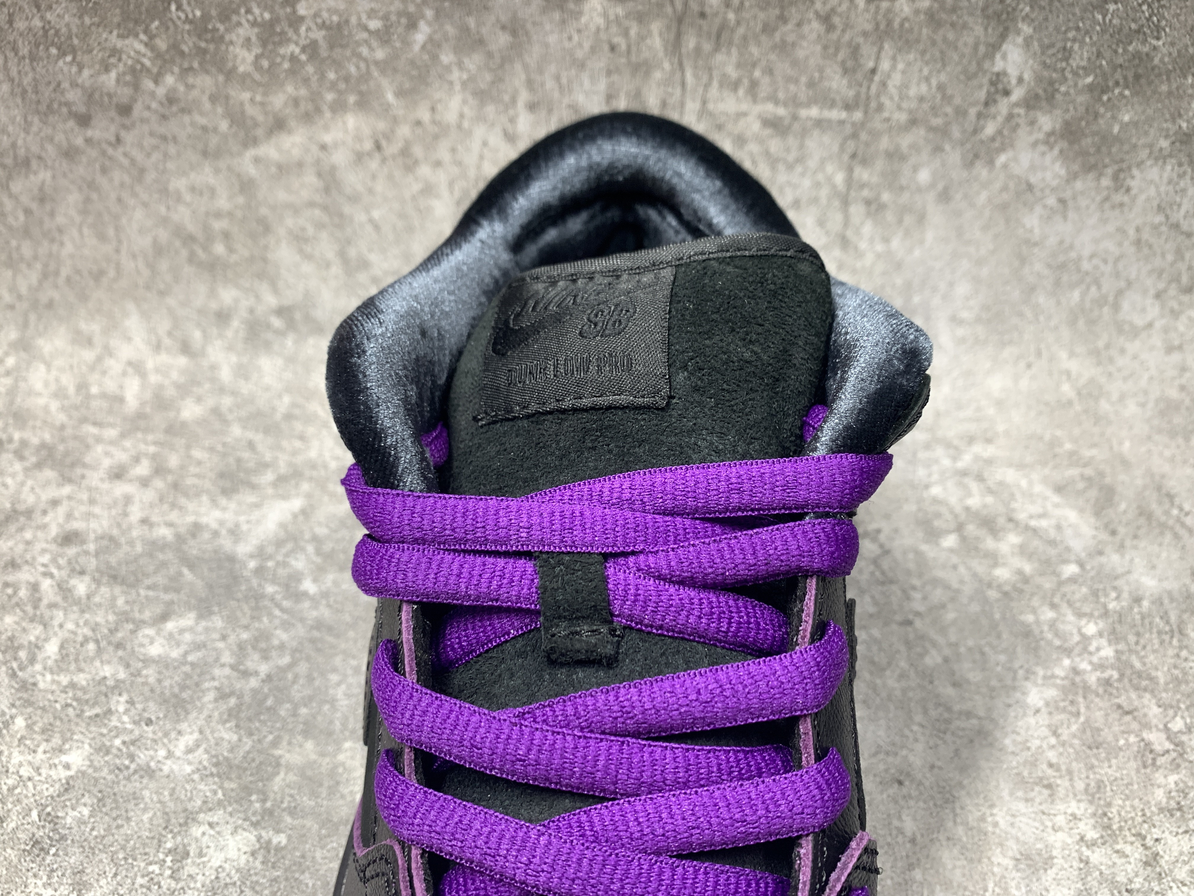 Familia x Nike SB Dunk Low First Avenue