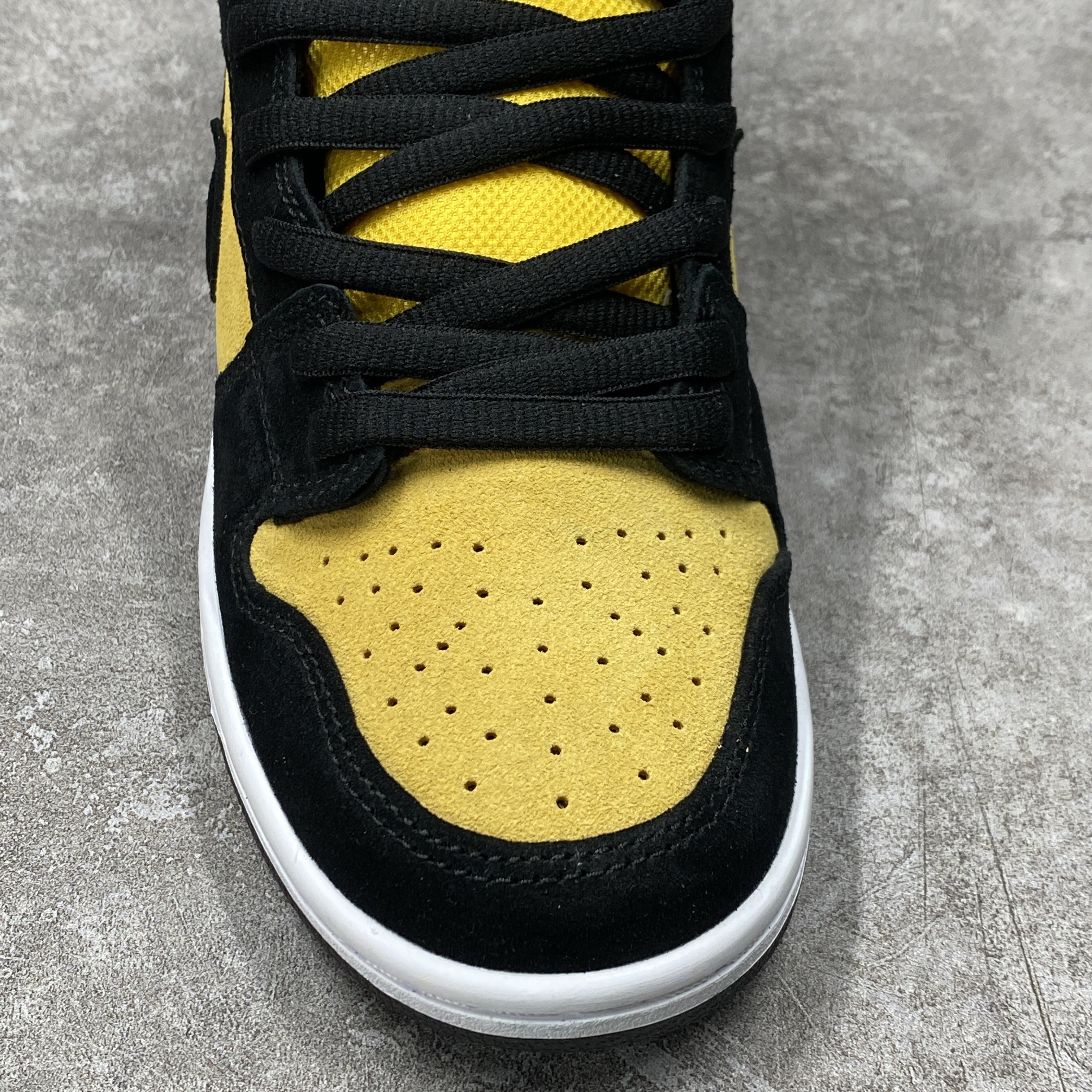 Nike SB Dunk High Pro Reverse Goldenrod