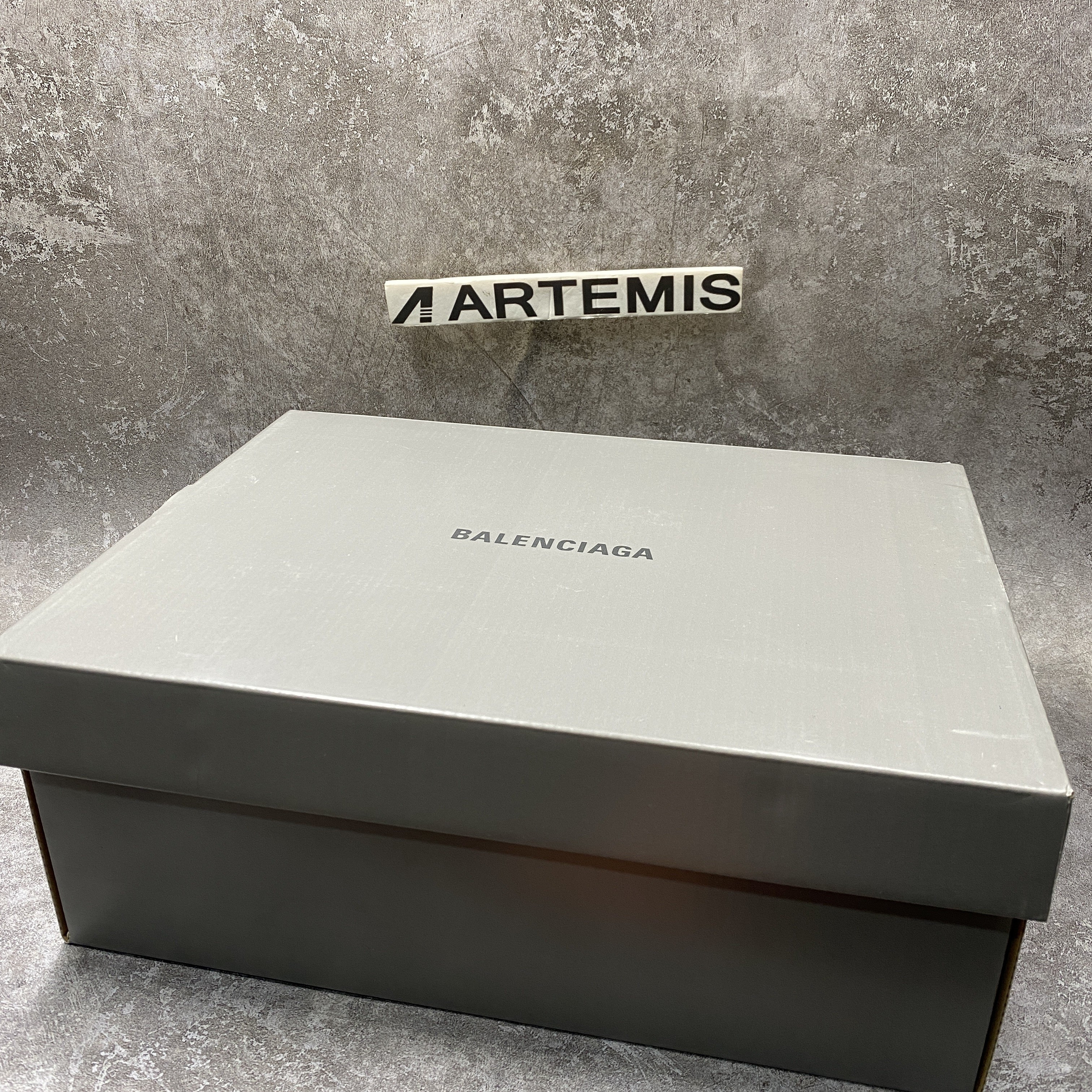 Balenciga Phantom Trainers Washed White