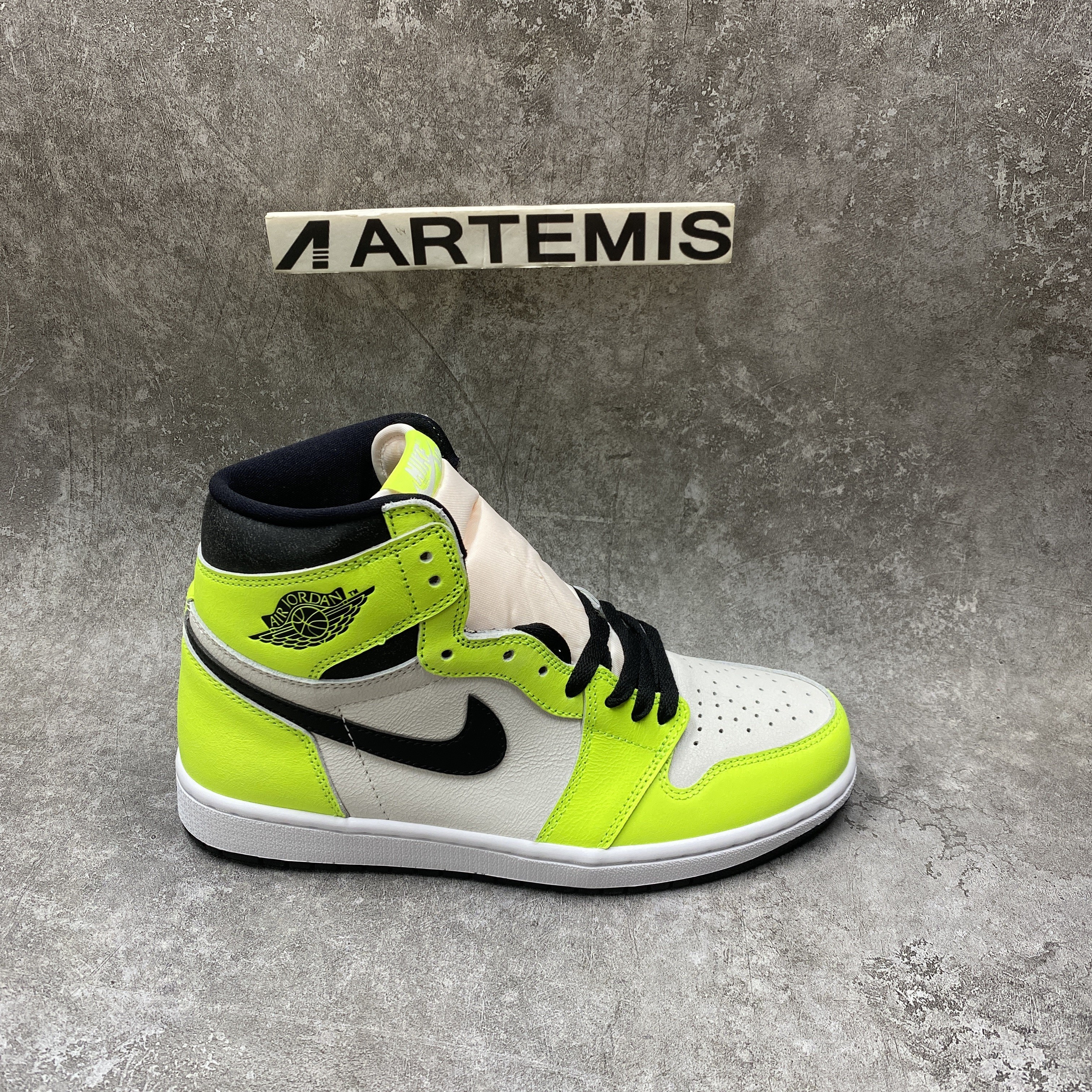 Air Jordan 1 High OG Volt
