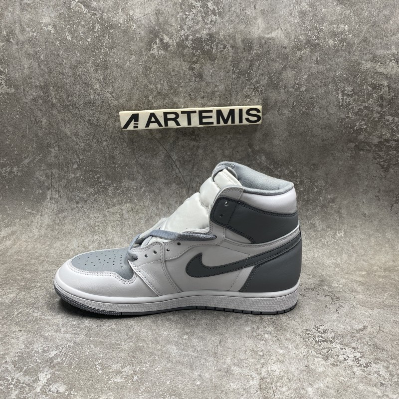 Air Jordan 1 Retro High OG Stealth