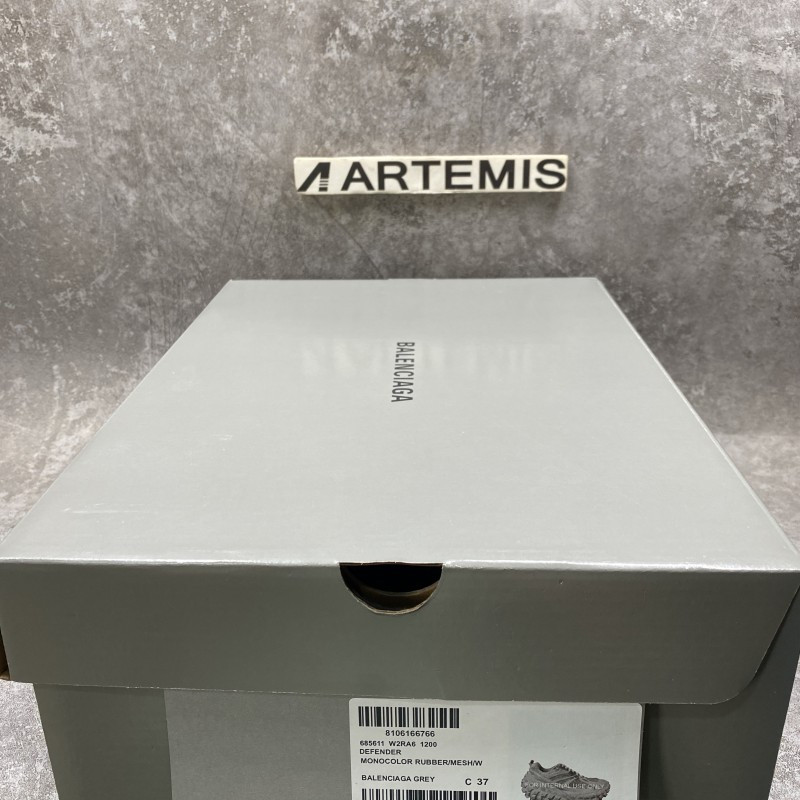 Balenciga Defender Grey