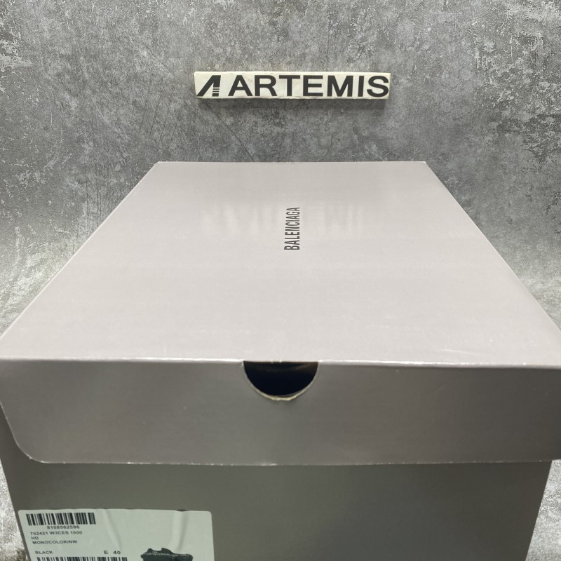 Balenciga HD HD Lace-Up Sneaker in black