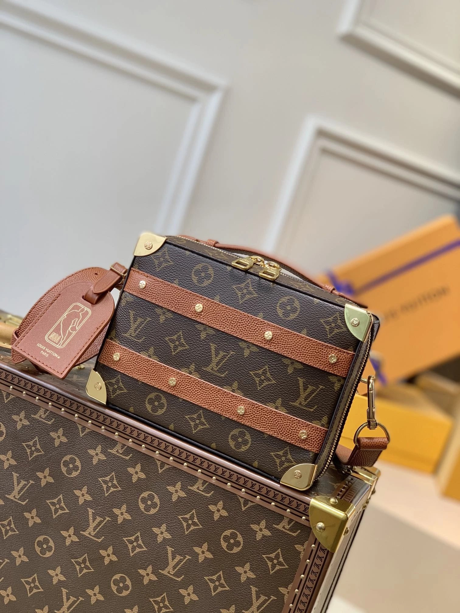 LV LVXNBA HANDLE TRUNK M45785
