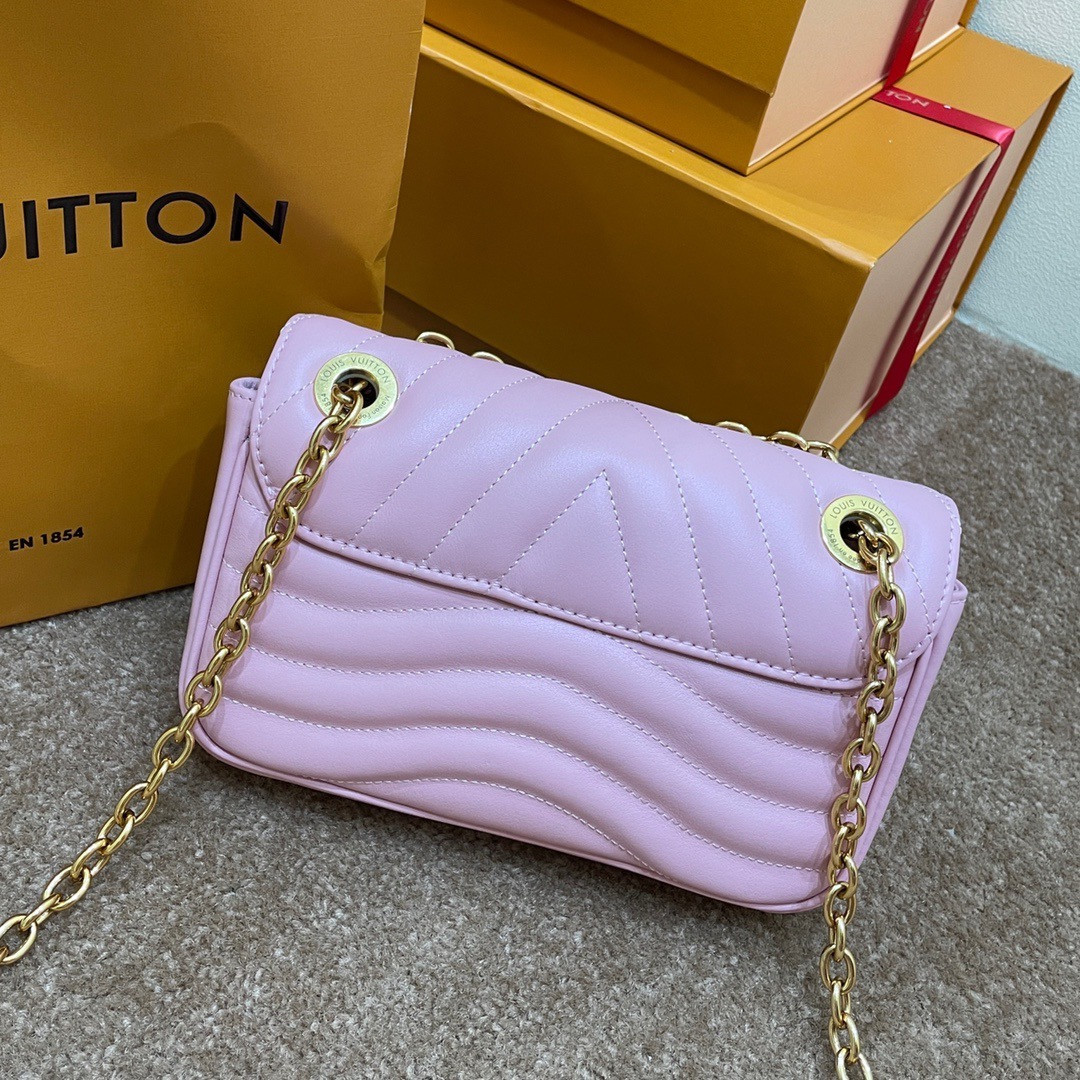 LV NEW WAVE CHAIN BAG PM M20686