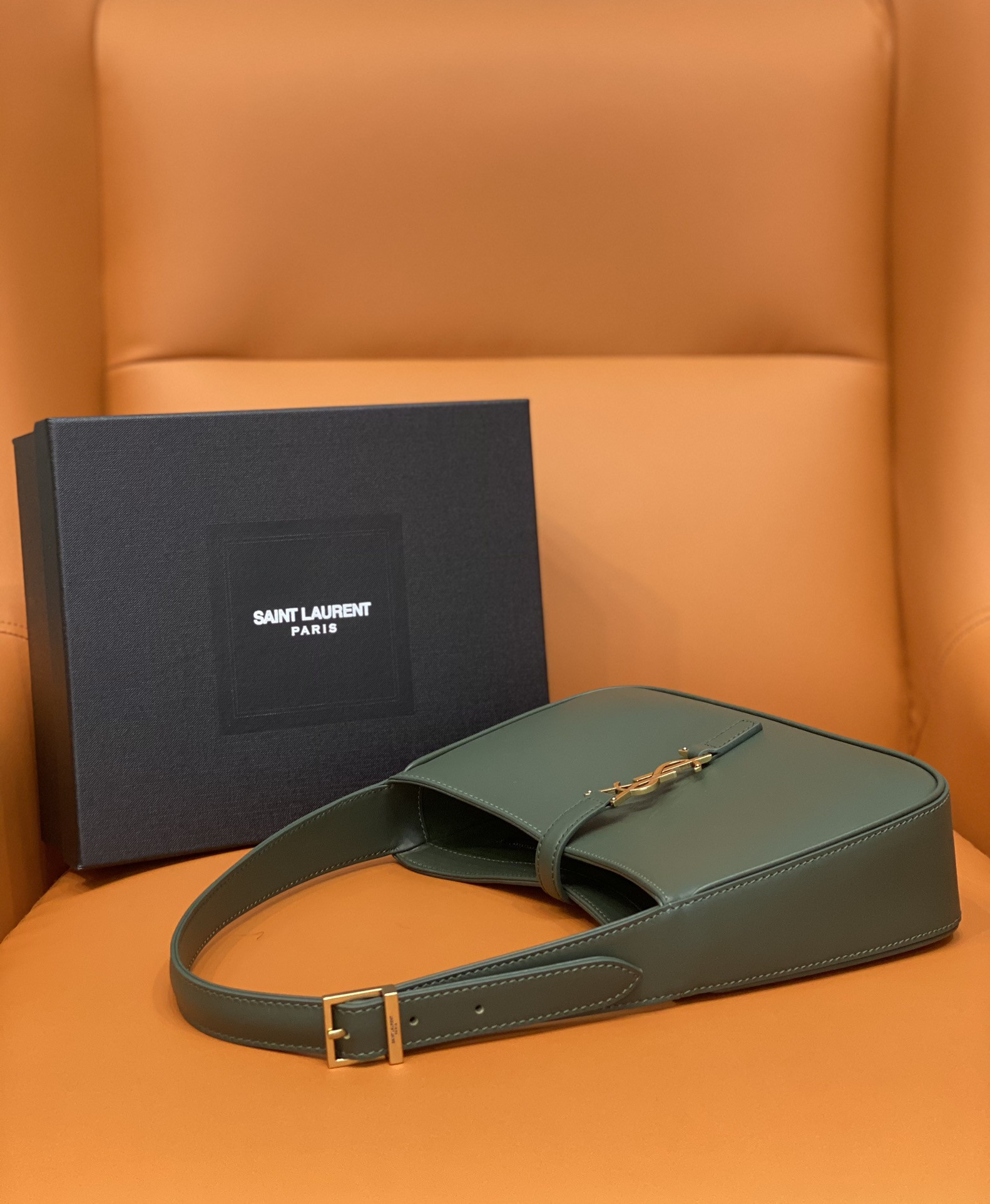 Y*L le 5 À 7 in smooth leather vert fonce 23 x 16 x 6.5 cm