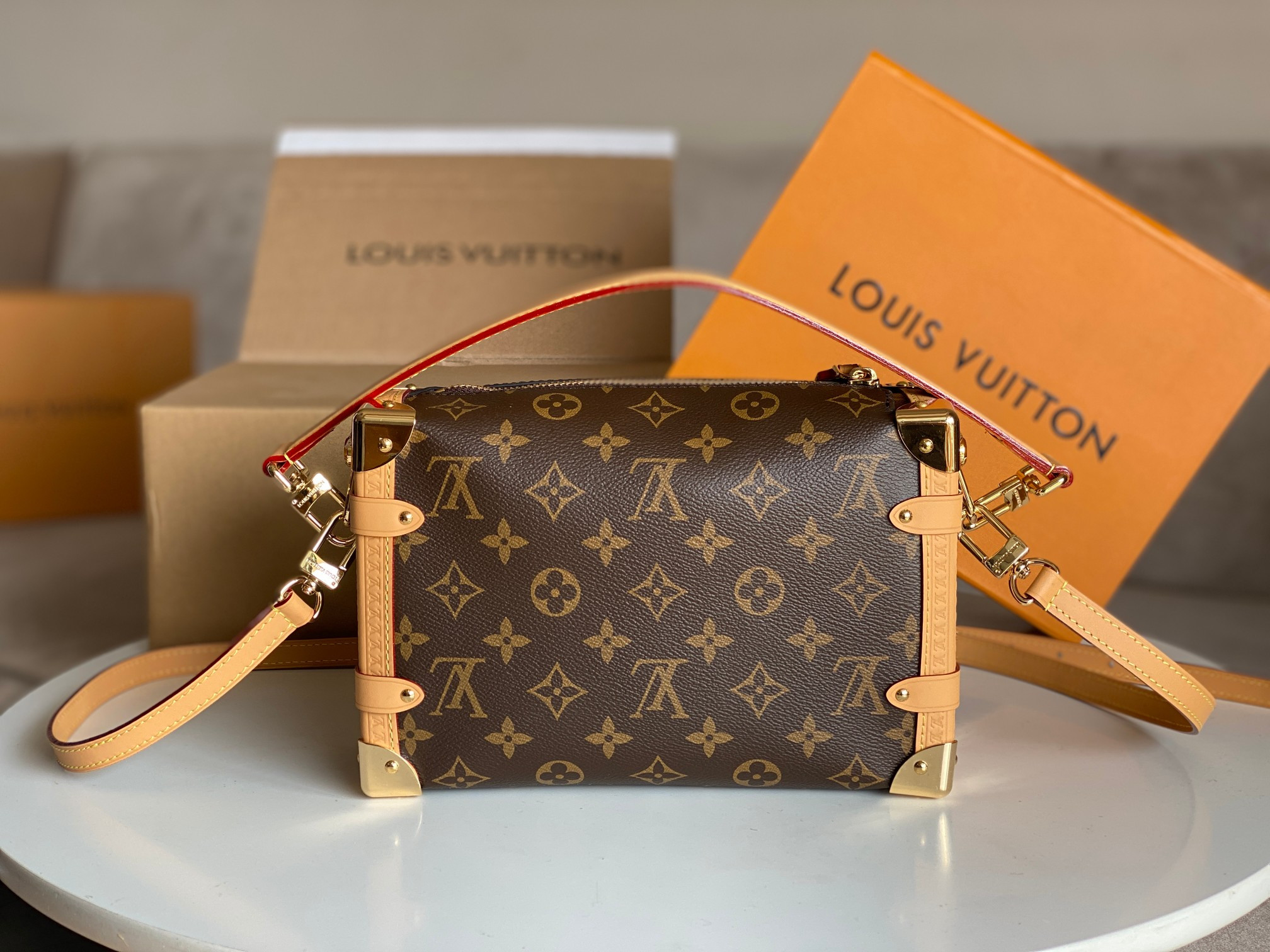 LV Side trunk MM M46358 8.3 x 5.5 x 2.4 inches