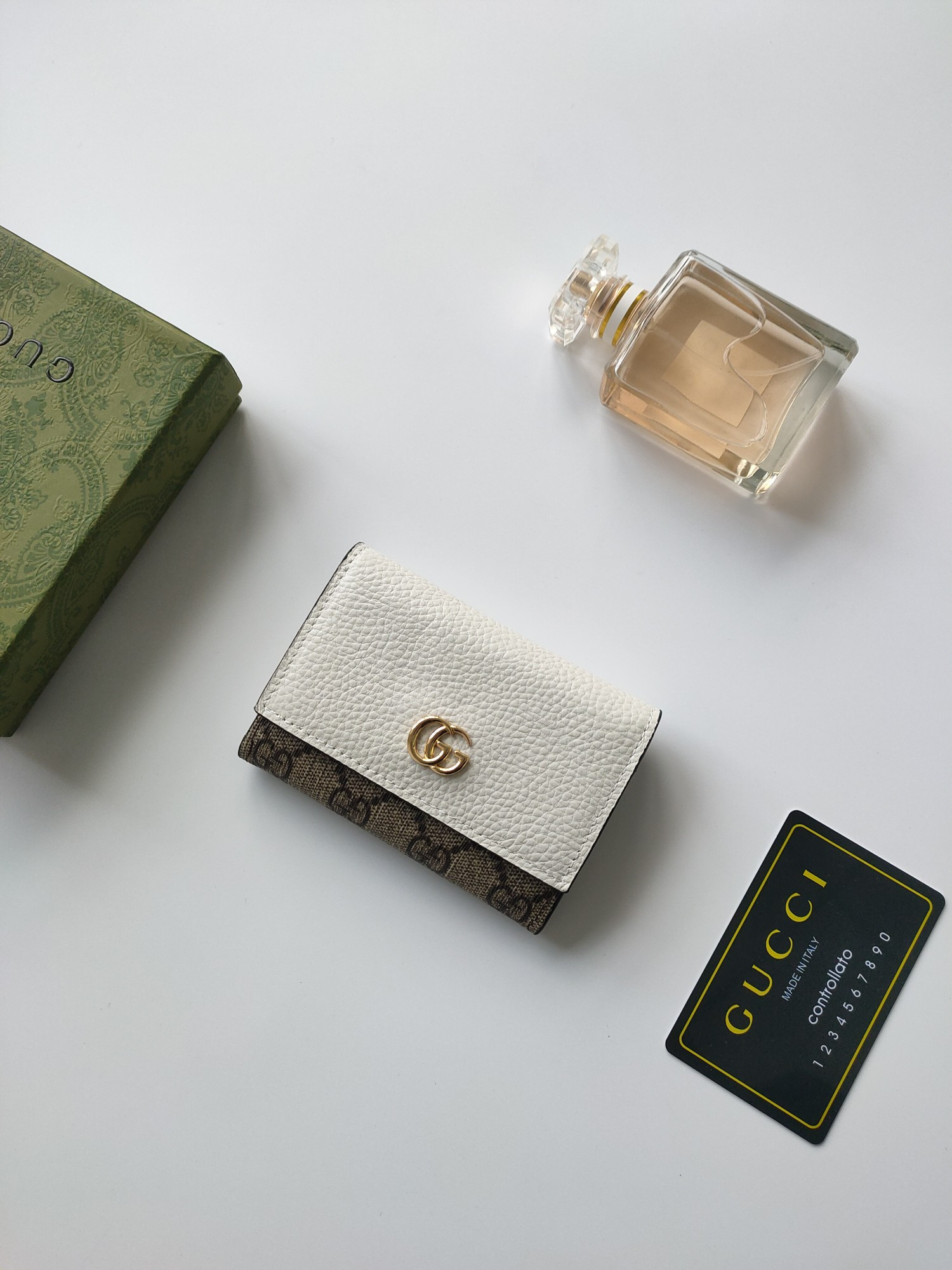 G*u*i gg card case wallet