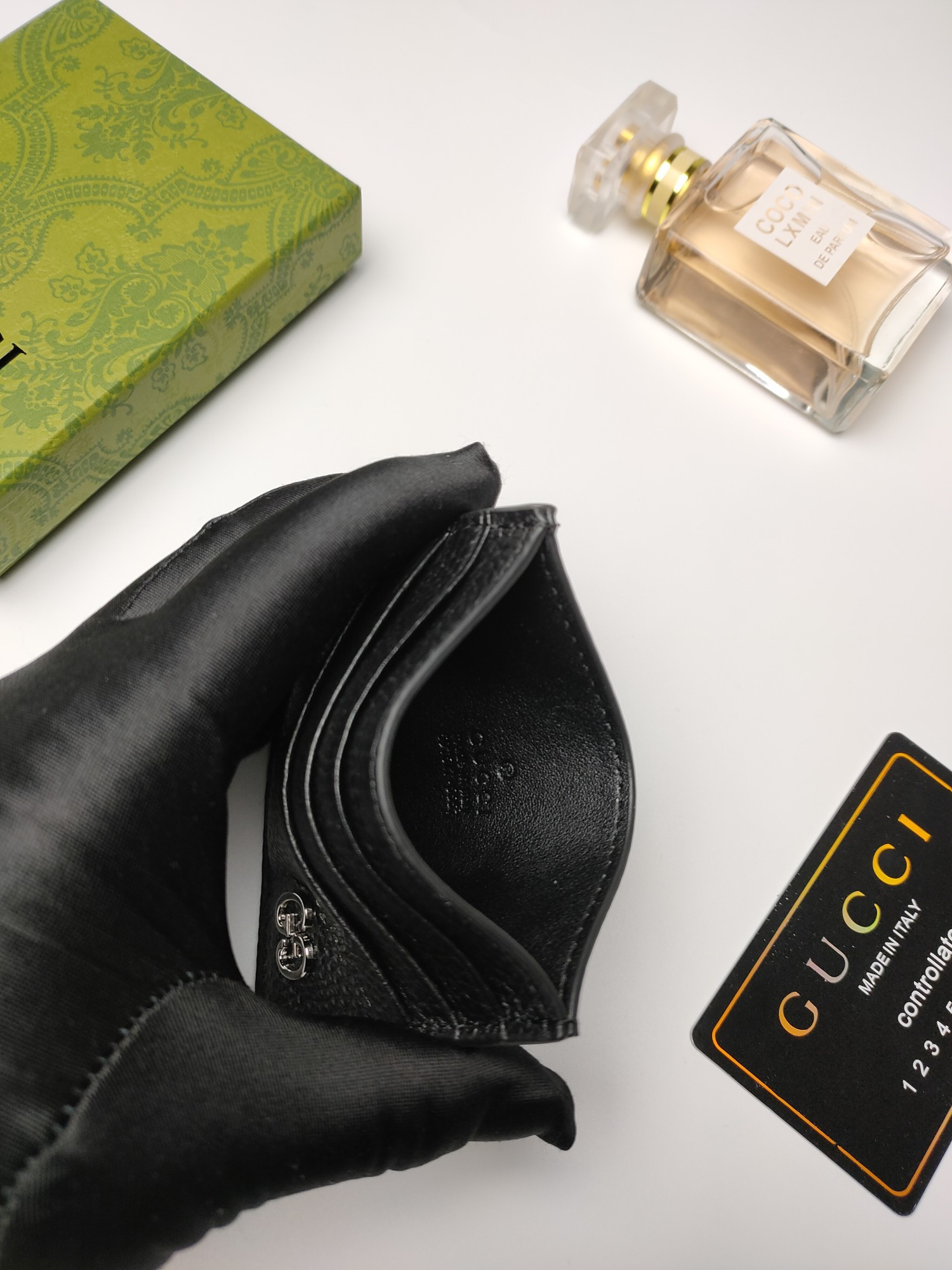 G*u*i gg card case wallet