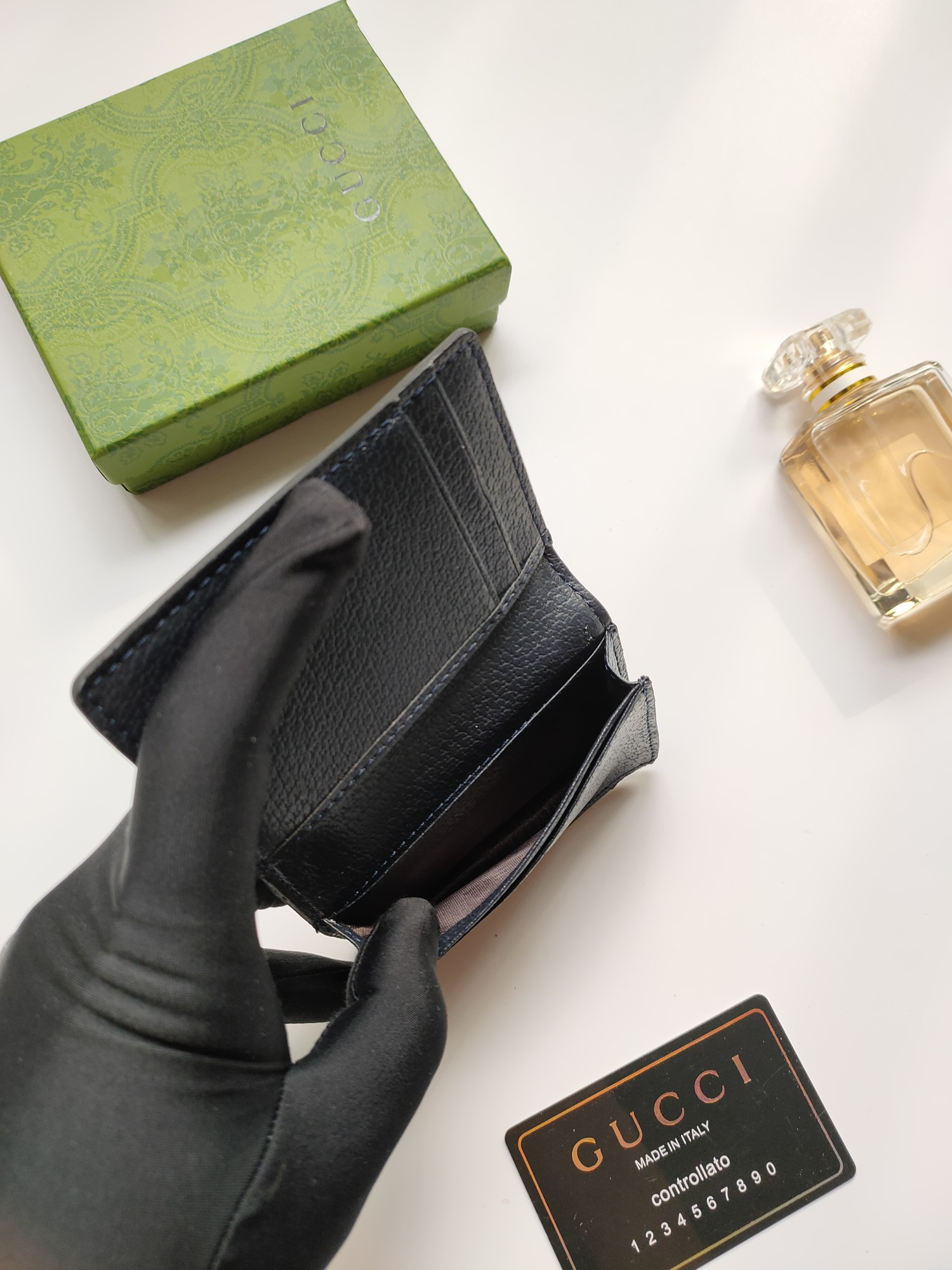 G*u*i gg card case wallet