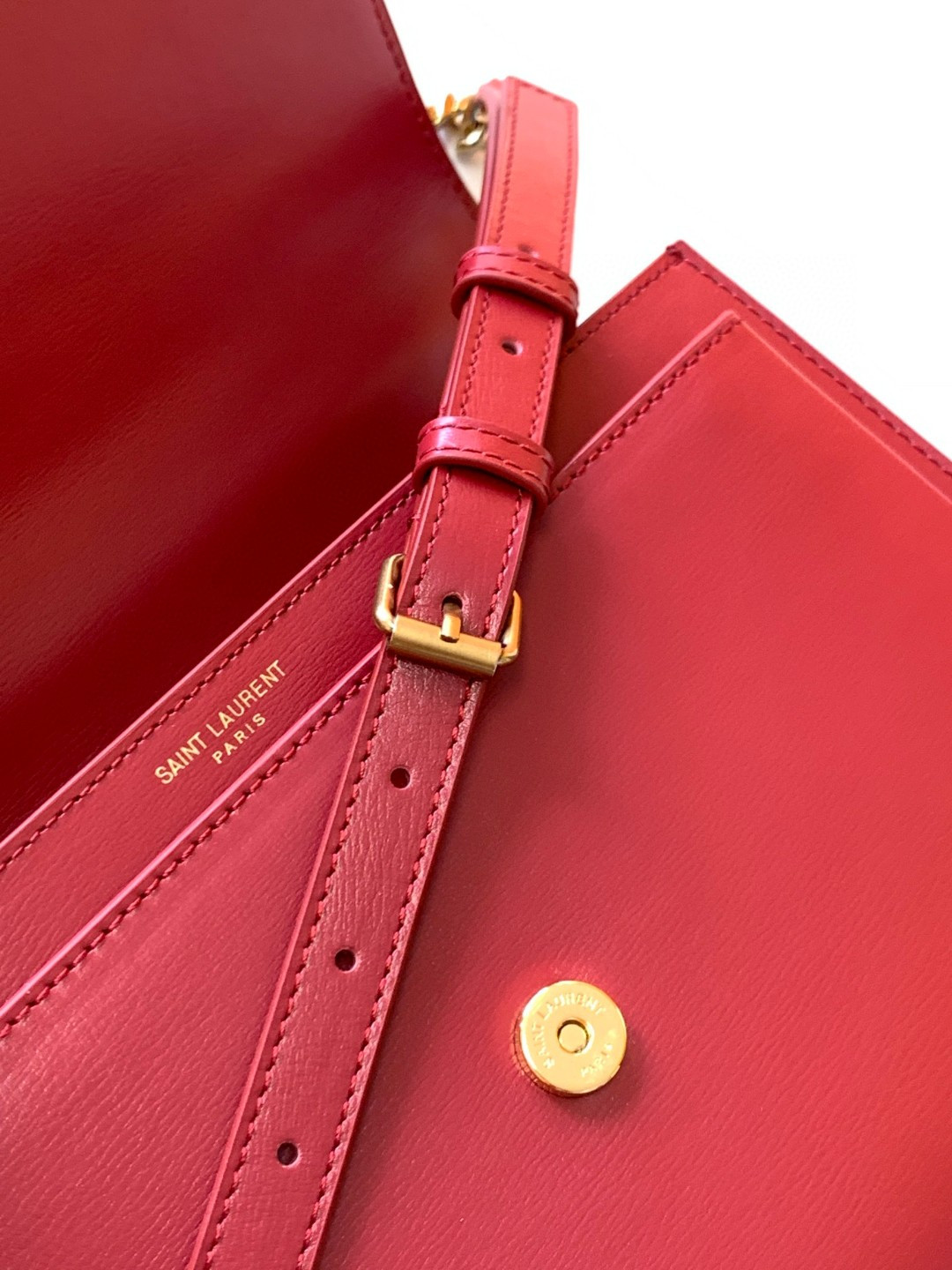 Y*L sunset large in smooth leather red 10.6 x 7 x 3.1 inches