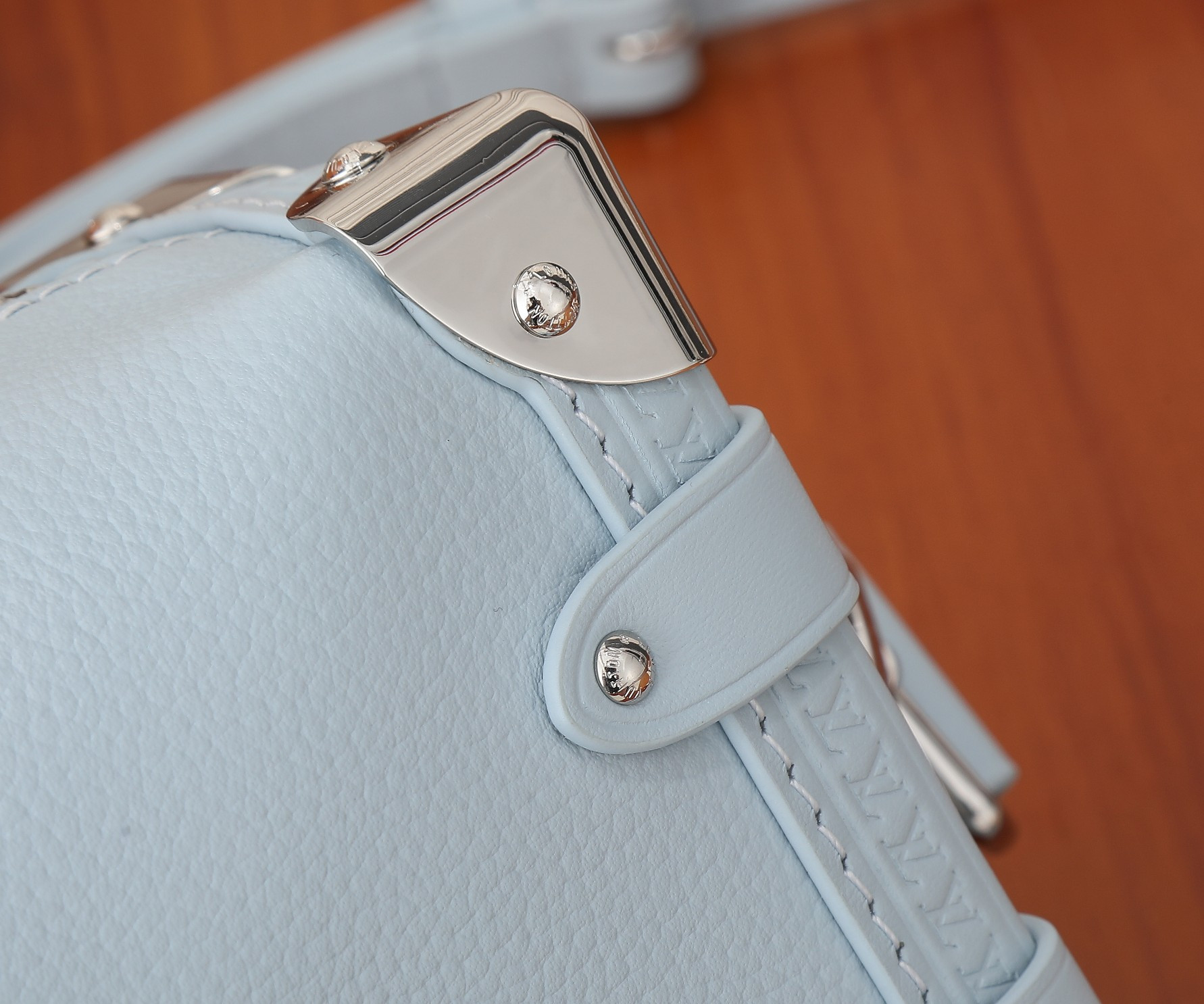 LV Side Trunk PM M25067 7.1 x 4.9 x 3.1 inches