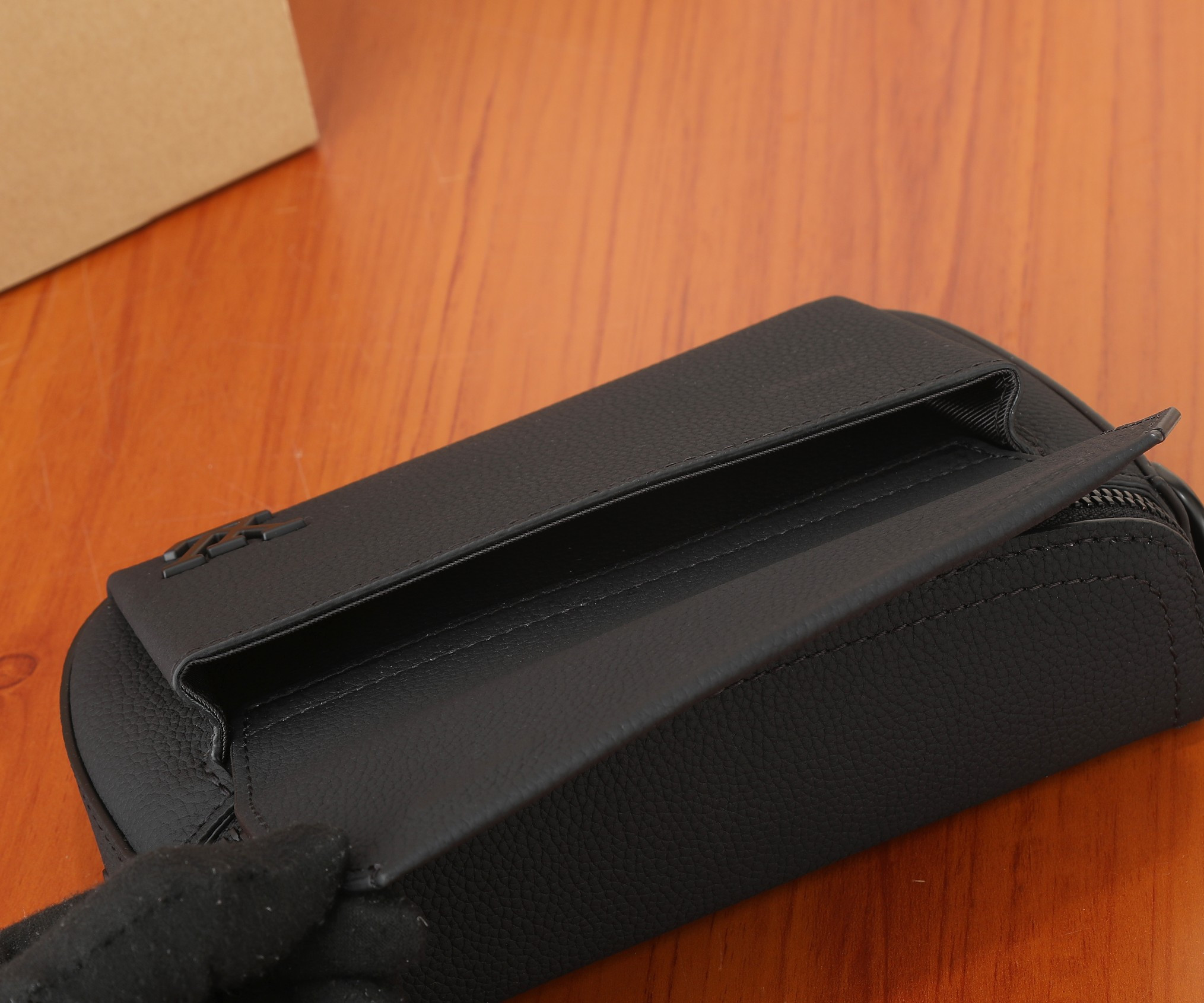 LV Pilot Wearable Wallet M83563  7.9 x 4.7 x 2.2 in