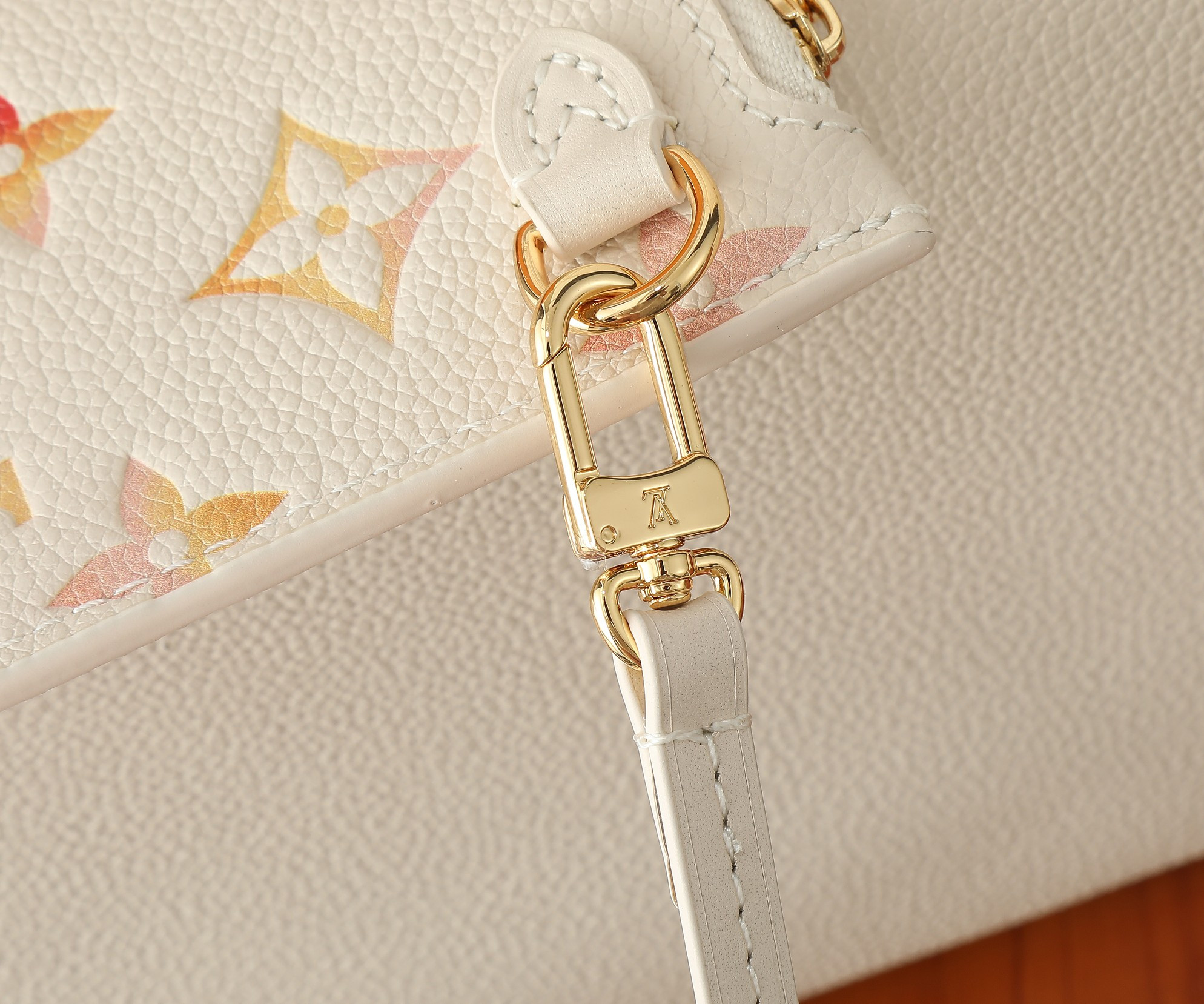 LV Neverfull MM M47080 12.2 x 11 x 5.5 in Without Box