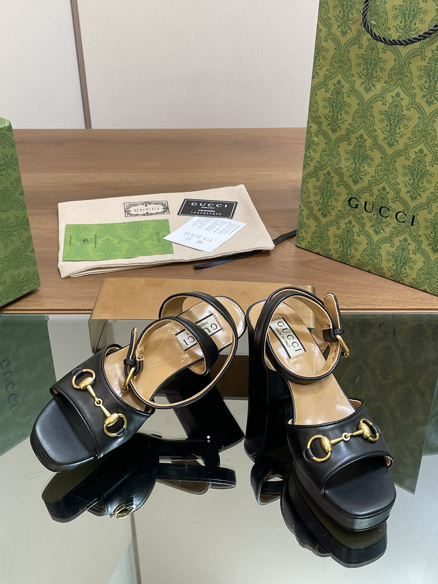 ua G*u*i horsebit platform sandal