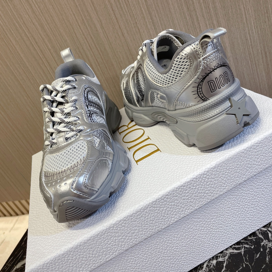 ua D*or chrono sneaker gray mesh with silver-tone