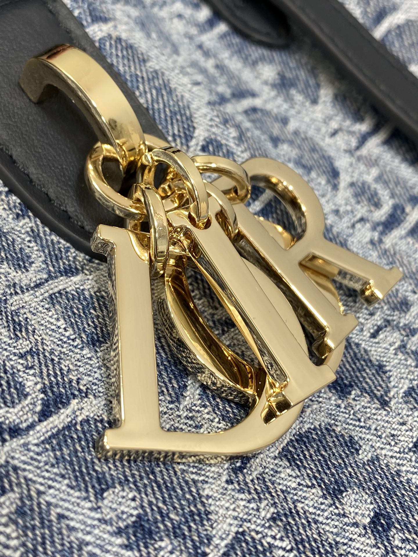 medium D*or toujours bag blue denim D*or oblique jacquard 28.5 x 21.5 x 17 cm